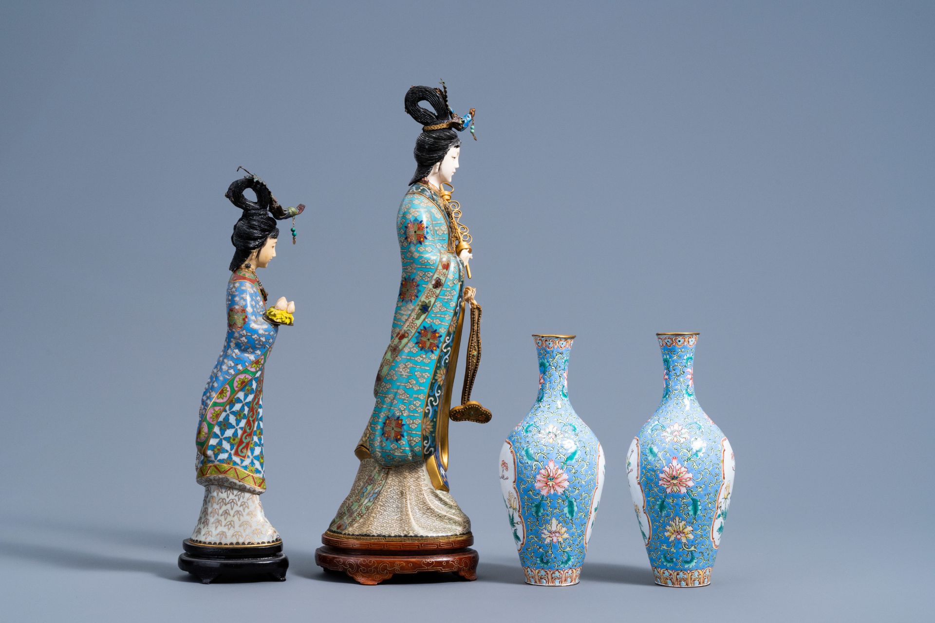 Three Chinese cloisonnŽ figures and a pair of enamel vases with floral design, 20th C. - Image 11 of 15