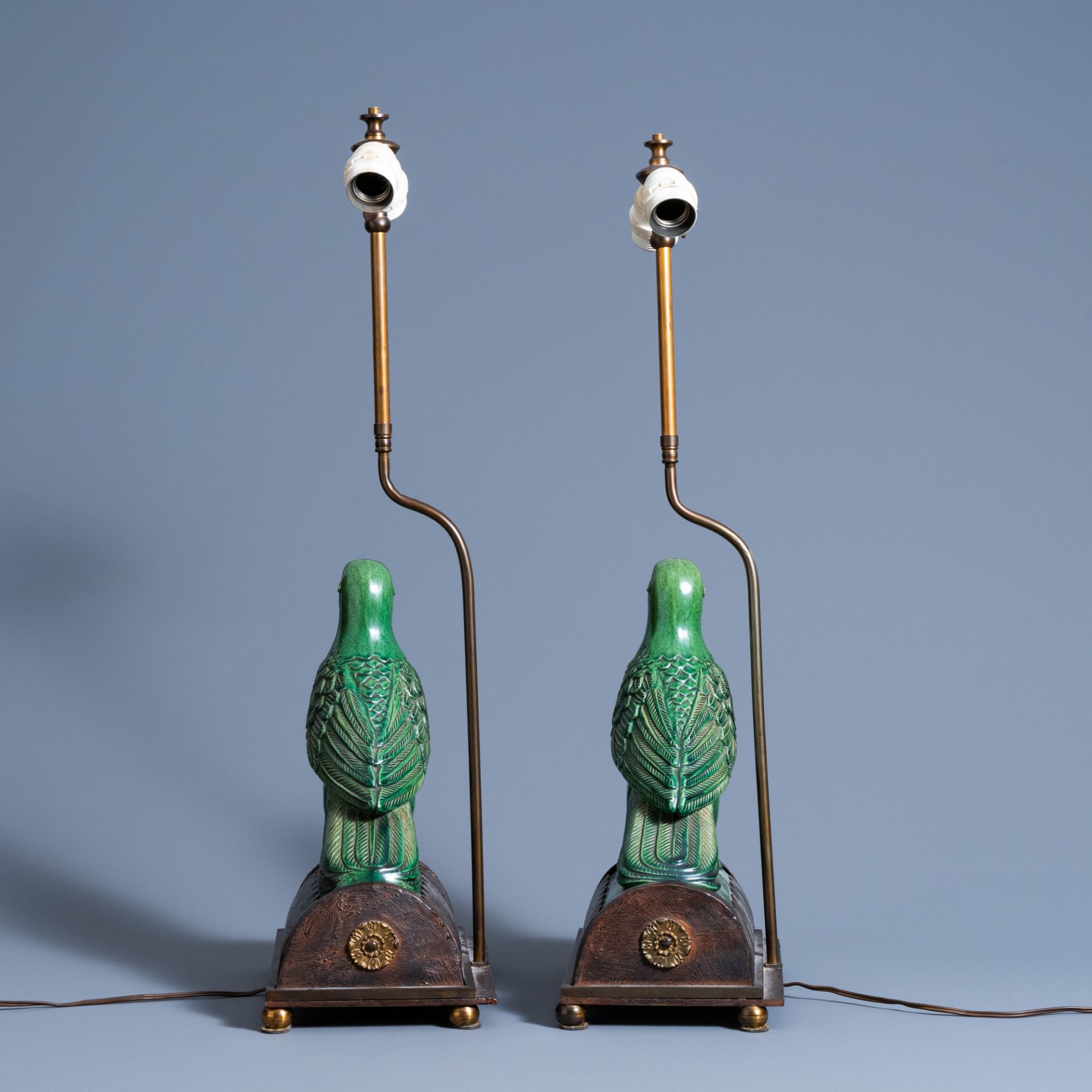 A pair of Chinese bird-shaped roof tiles mounted as lamps, 19th/20th C. - Image 3 of 7