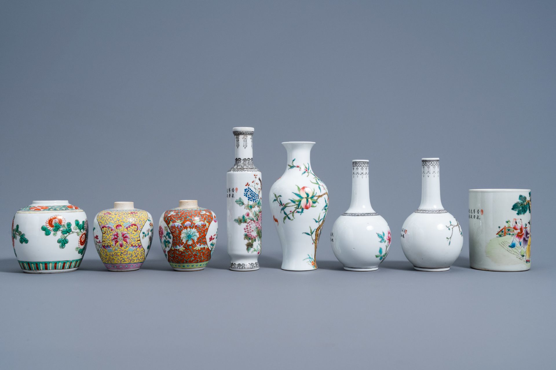 A varied collection of Chinese famille rose, famille verte and iron red porcelain, 19th/20th C. - Image 6 of 17