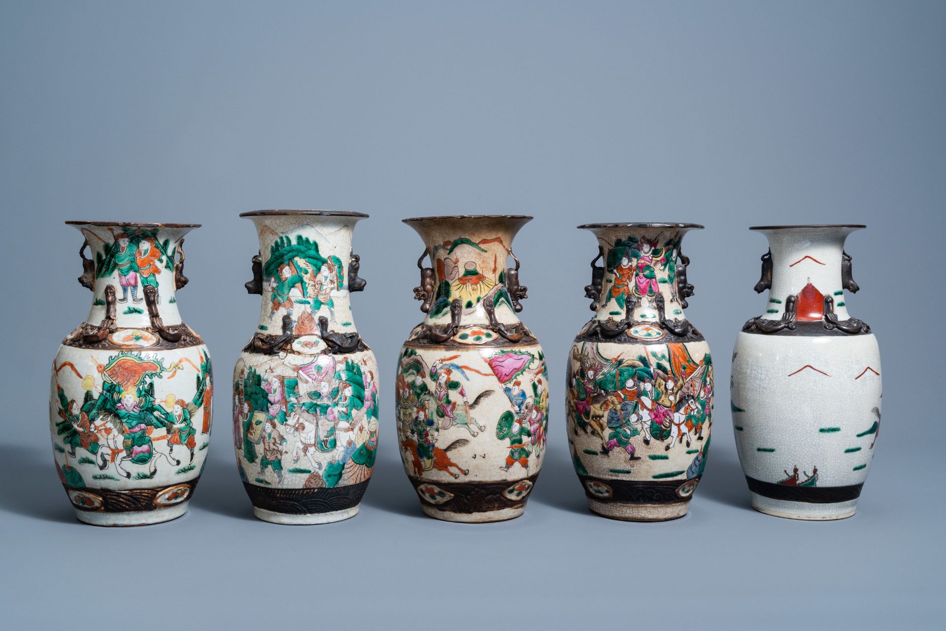 Five Chinese Nanking crackle glazed famille rose and verte vases with warrior scenes, 19th/20th C. - Image 4 of 7