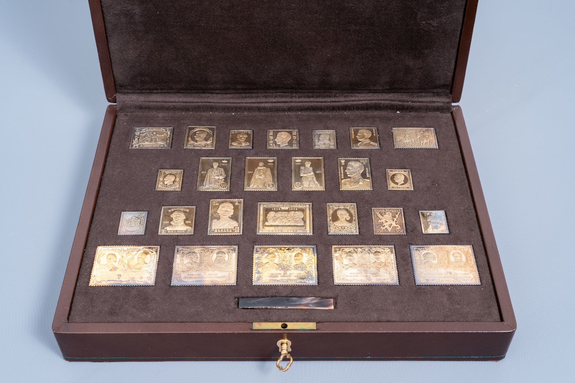 A collection of 25 Belgian silver-gilt stamps with matching case, the 'Dynastie-verzameling', 925/00 - Image 4 of 19