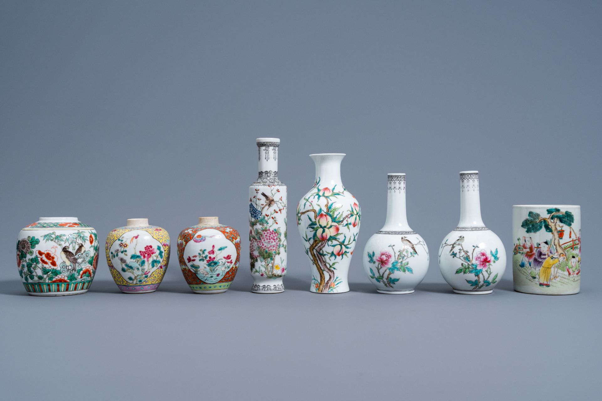 A varied collection of Chinese famille rose, famille verte and iron red porcelain, 19th/20th C. - Image 7 of 17