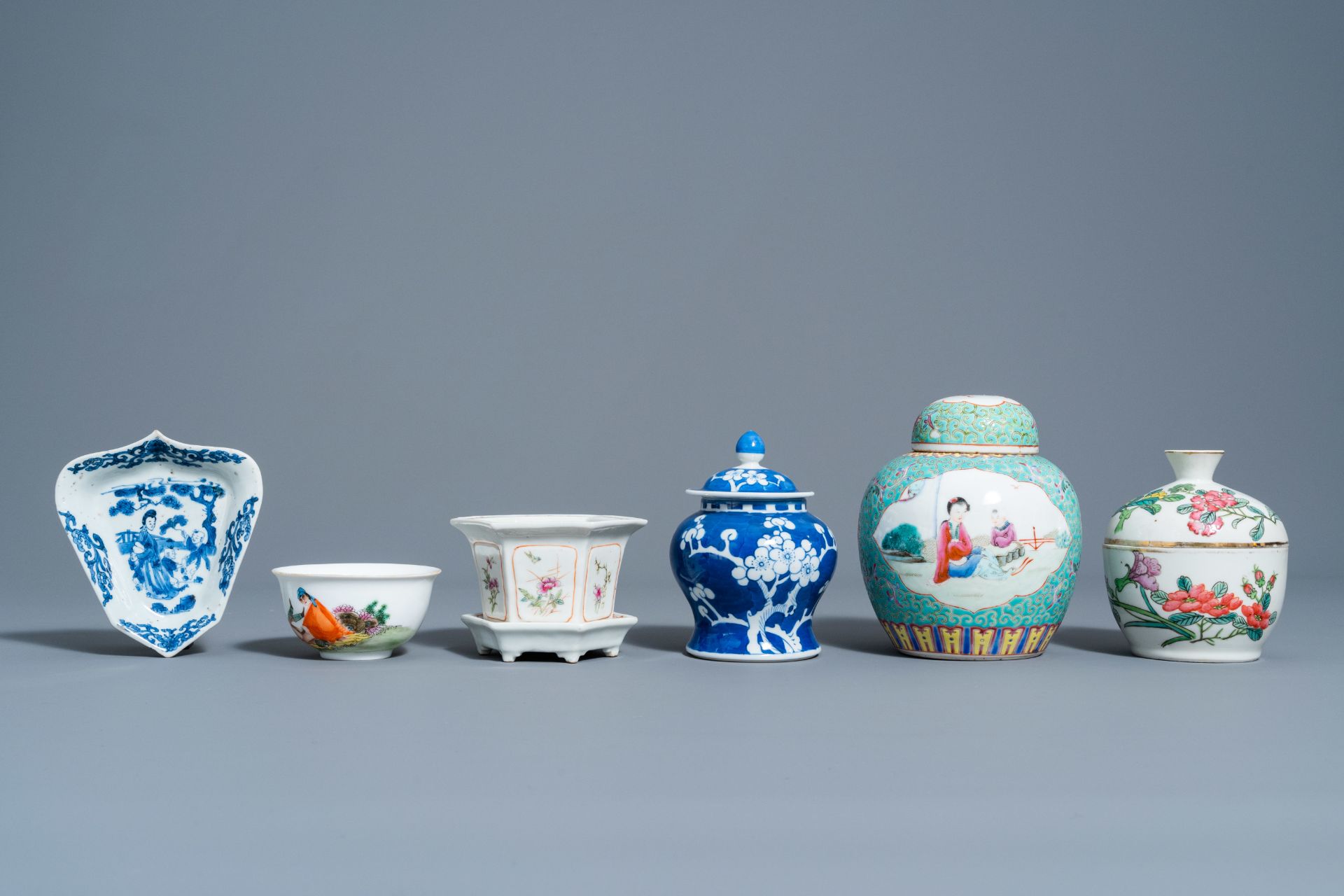 A varied collection of Chinese blue, white, famille rose andÊ qianjiang cai porcelain, Kangxi and la - Image 8 of 15