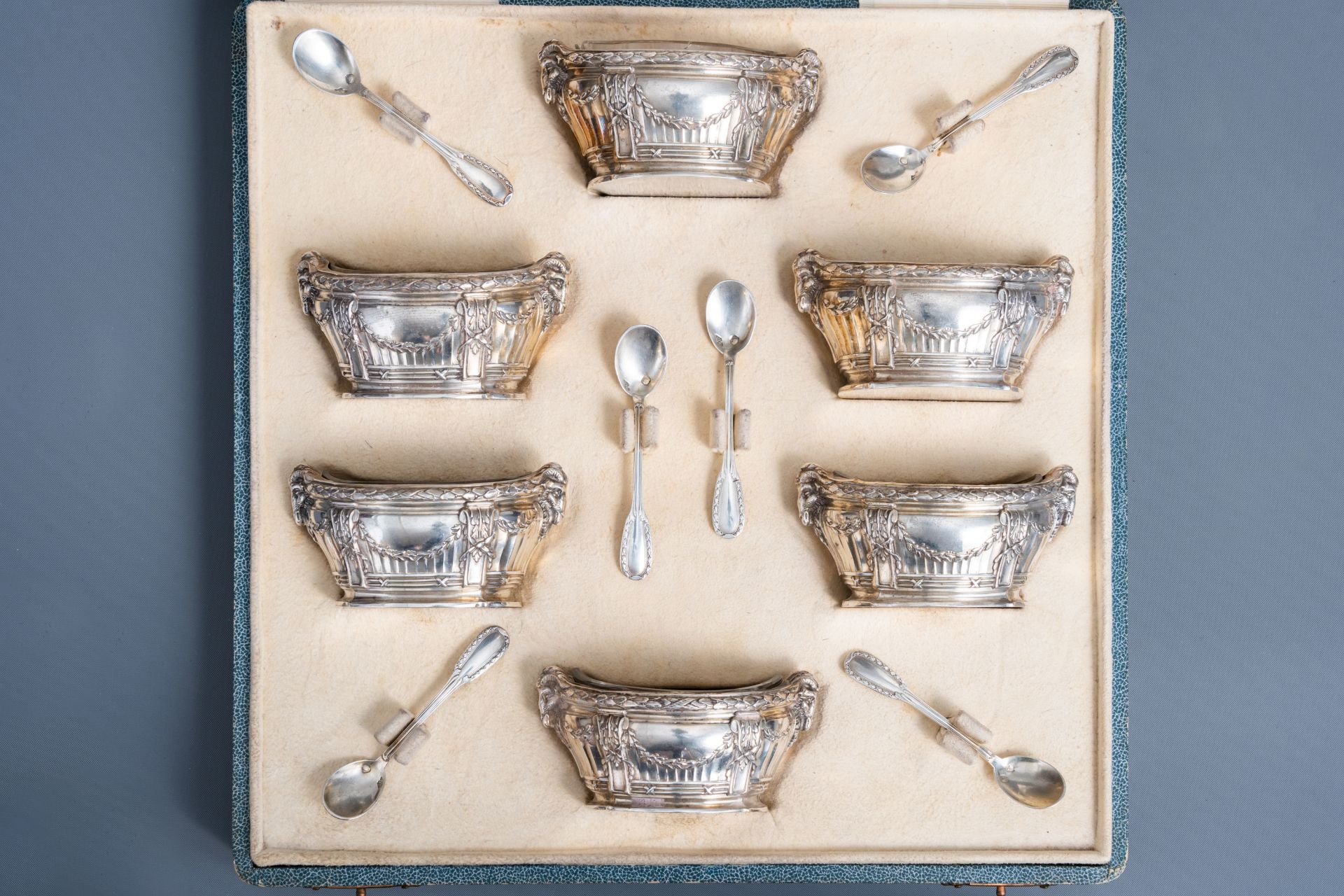 Six silver Louis XVI style salts with spoon with matching 'Wolfers Frres' case, 950/000, maker's ma - Image 3 of 20