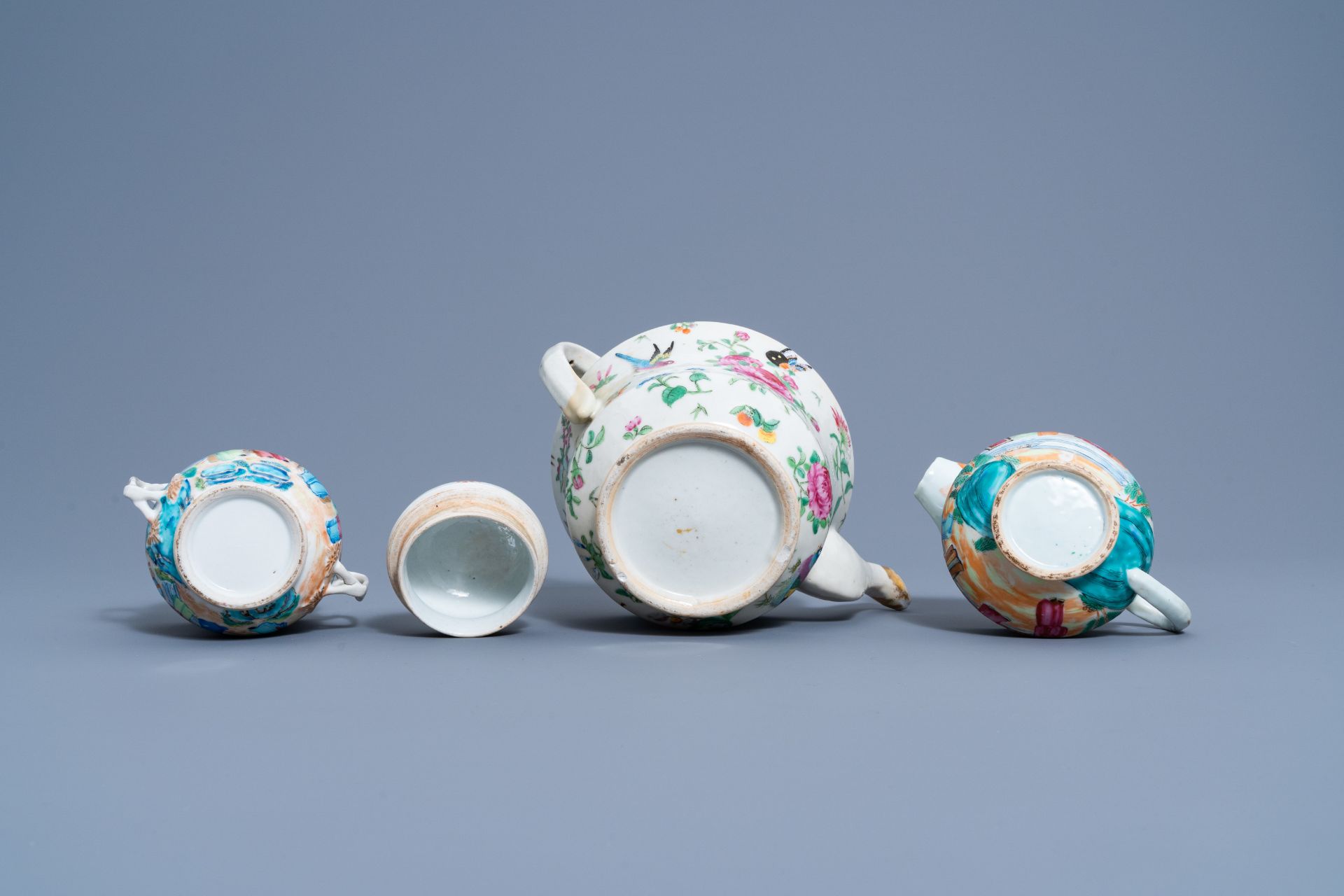 A varied collection of Chinese Canton famille rose porcelain, 19th/20th C. - Image 11 of 11