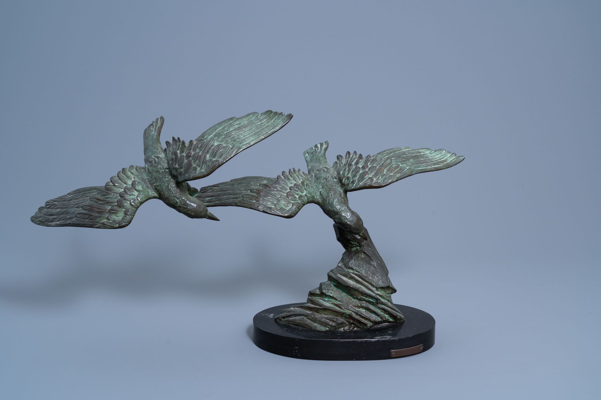 E. Tissot (20th C.): 'Mouettes', green patinated bronze on a black marble base - Image 2 of 18