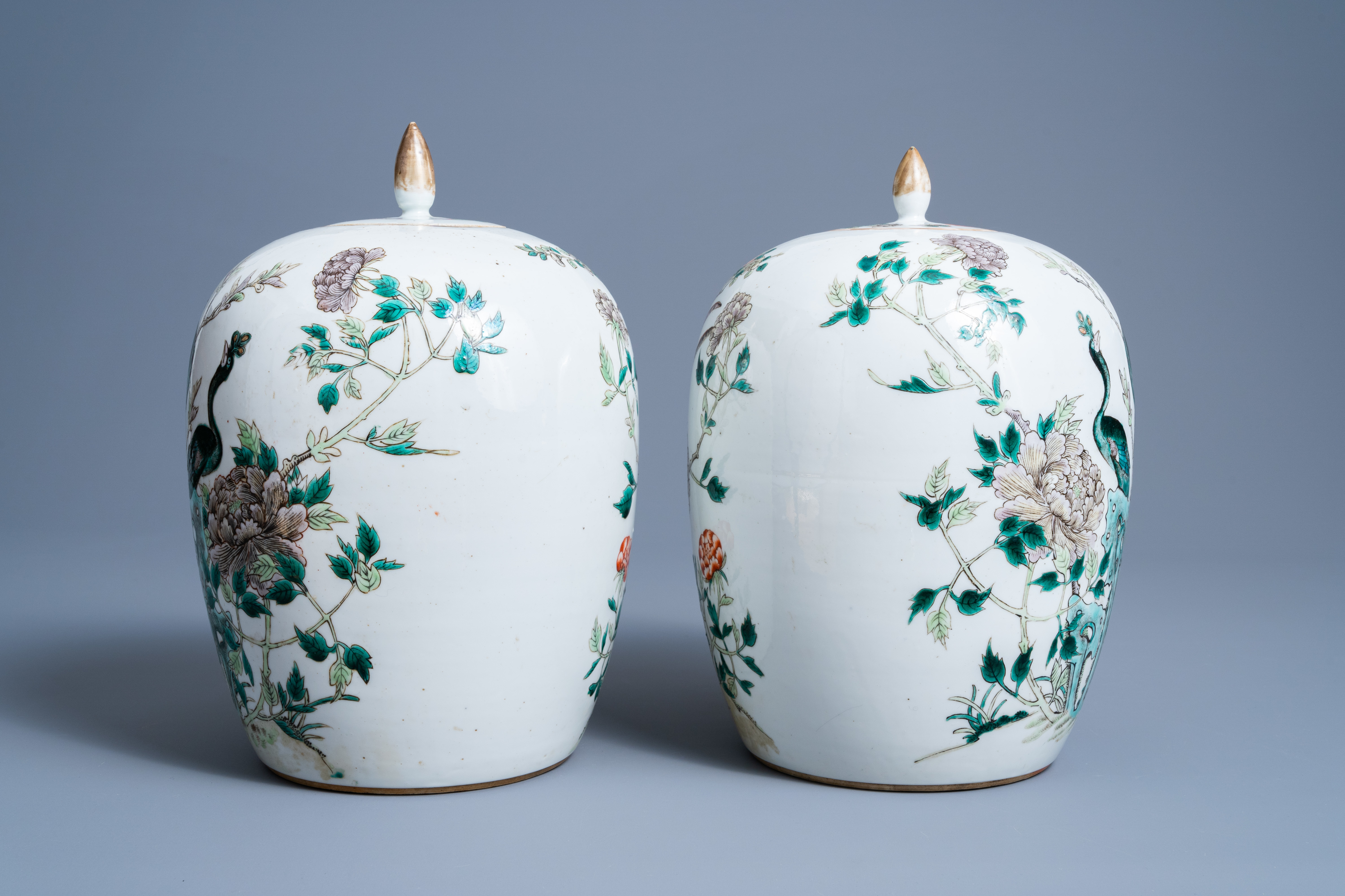 Two Chinese famille verte jars and covers with pheasants between blossoming branches, 19th C. - Image 3 of 7