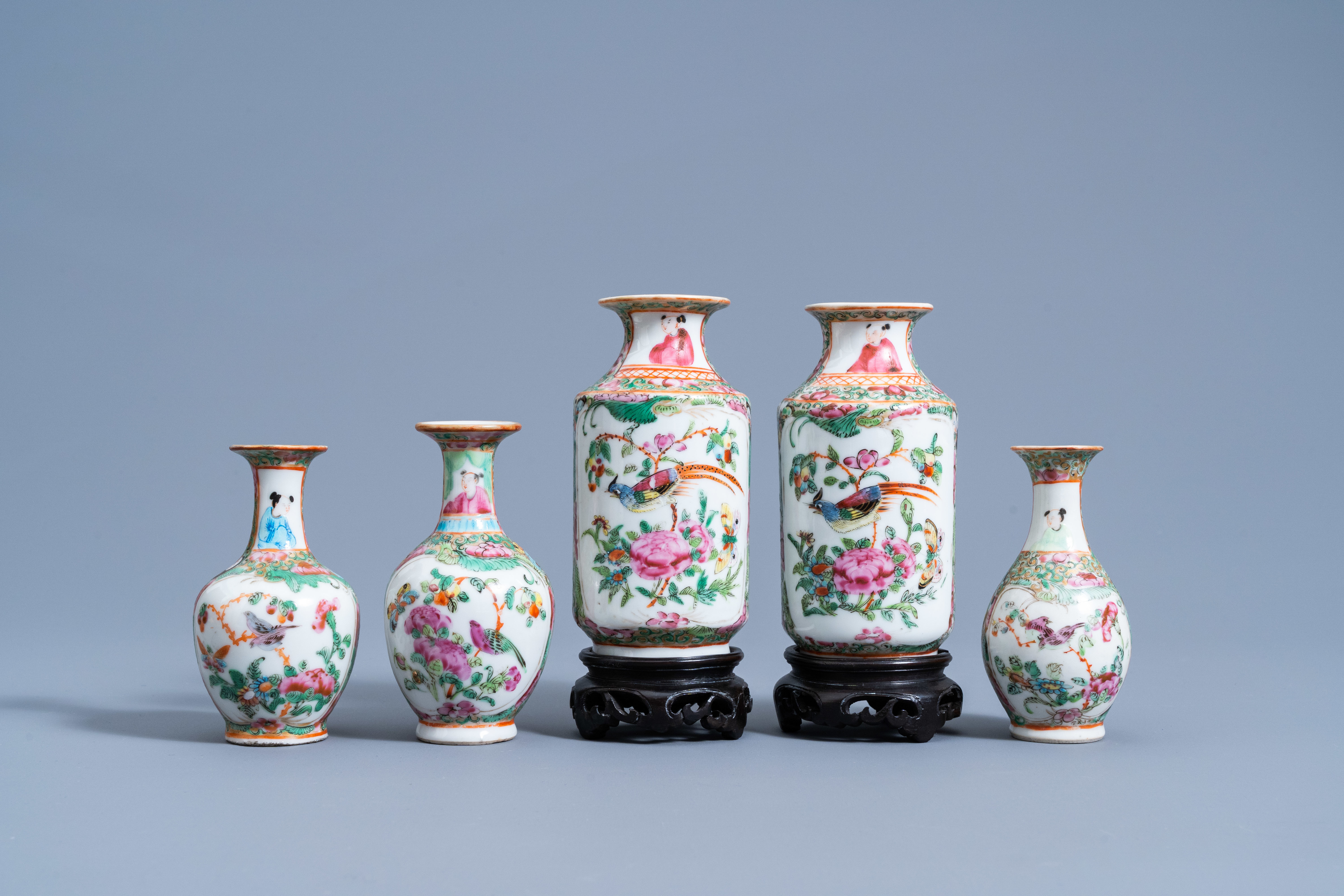 Eight Chinese Canton famille rose vases and a teapot and cover, 19th C. - Image 11 of 16