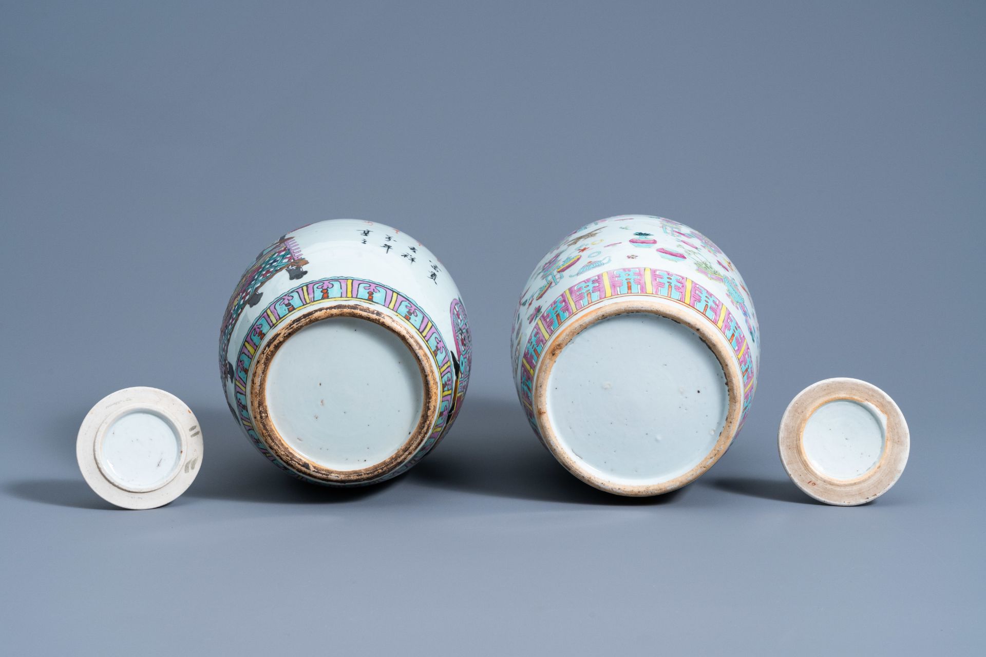 Two Chinese famille rose 'antiquities' jars and covers, 19th C. - Bild 7 aus 7