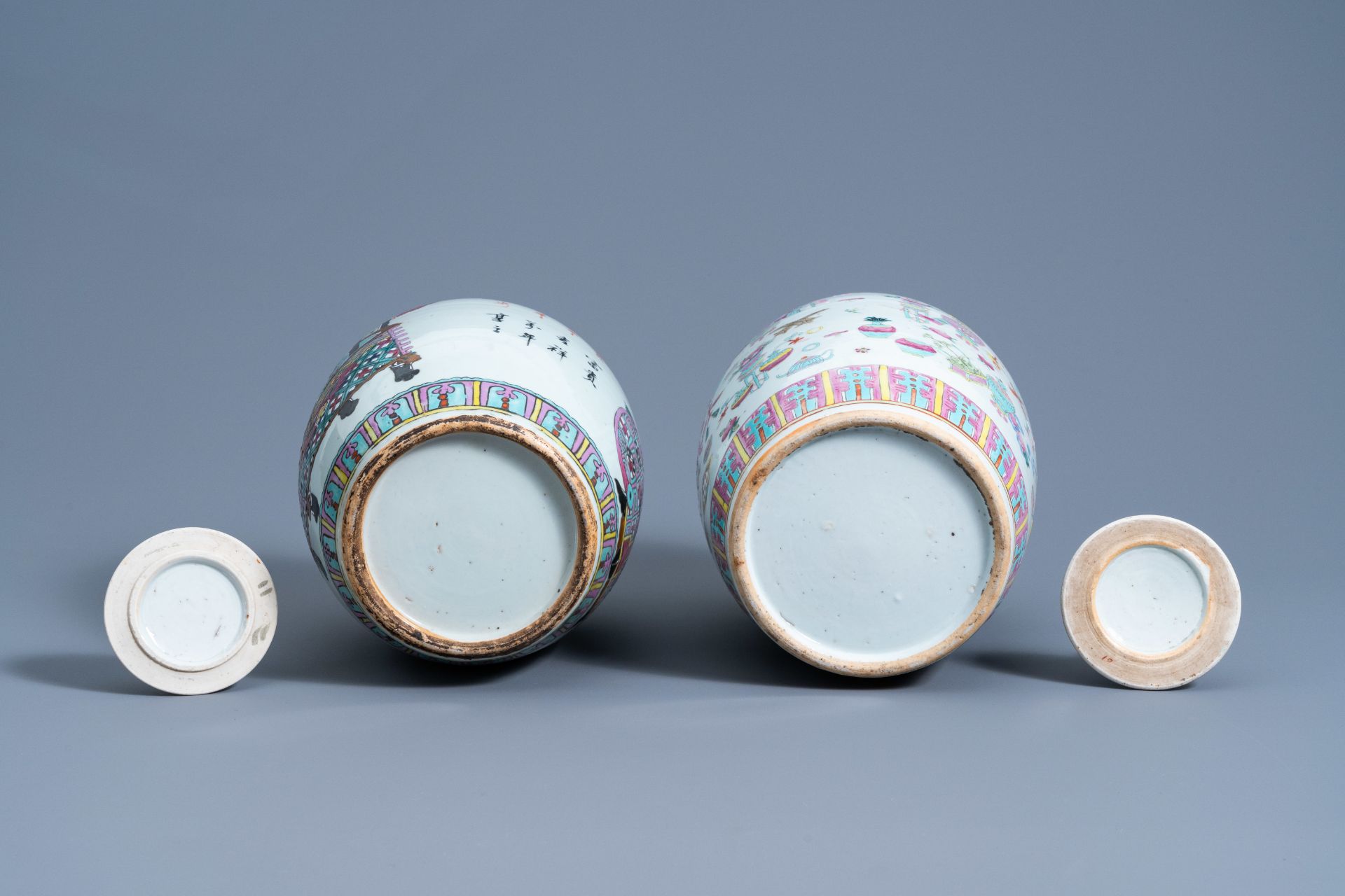 Two Chinese famille rose 'antiquities' jars and covers, 19th C. - Image 7 of 7