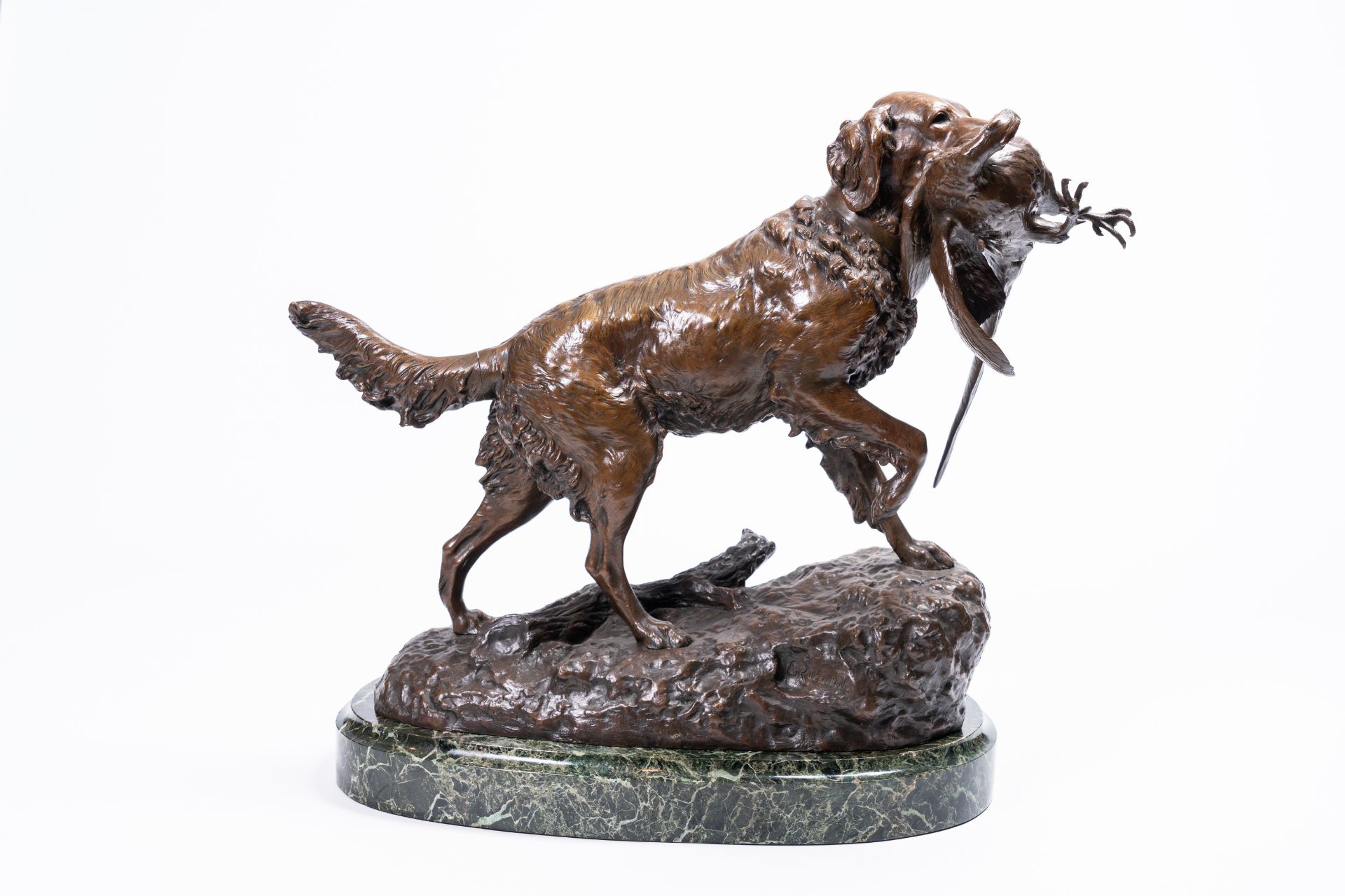 Emile DŽsirŽ Lienard (1842-?): Hunting dog with pheasant, brown patinated bronze on a vert de mer ma - Image 2 of 12