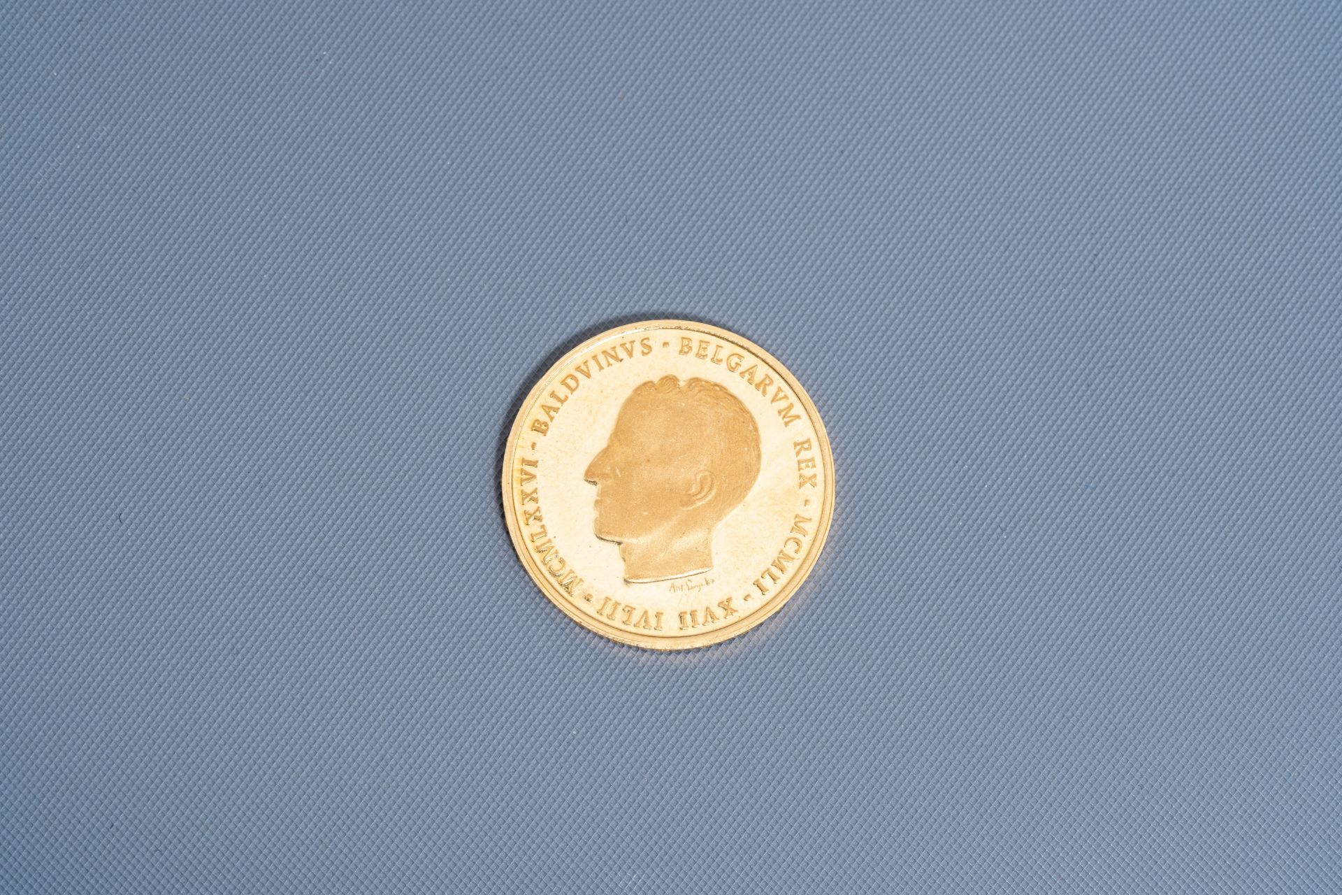 Three Belgian 21,6 carat yellow gold coins on the occasion of the 25th anniversary of King Baudouin - Image 5 of 9