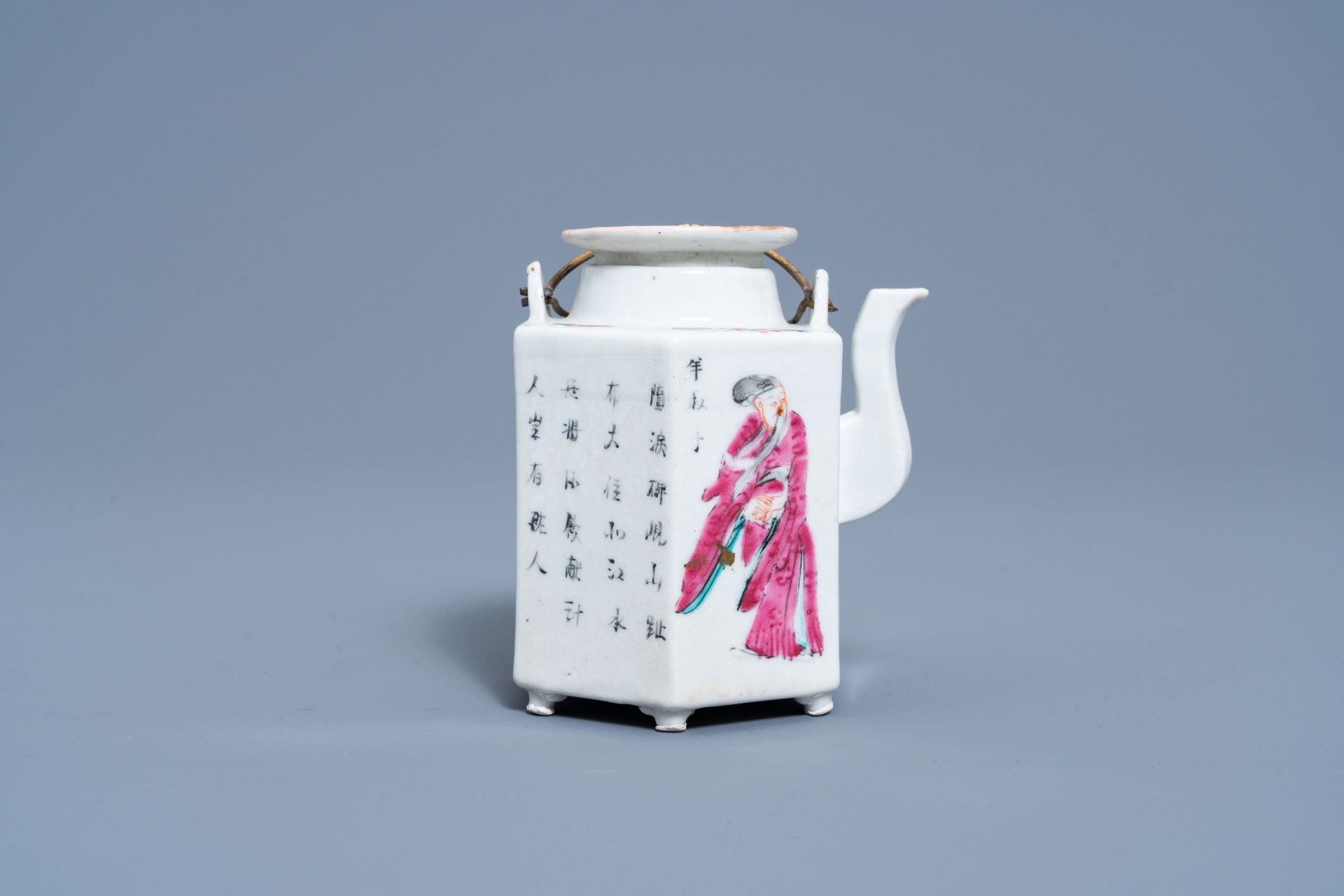 A Chinese famille rose 'Wu Shuang Pu' teapot and cover, 19th C. - Image 4 of 7