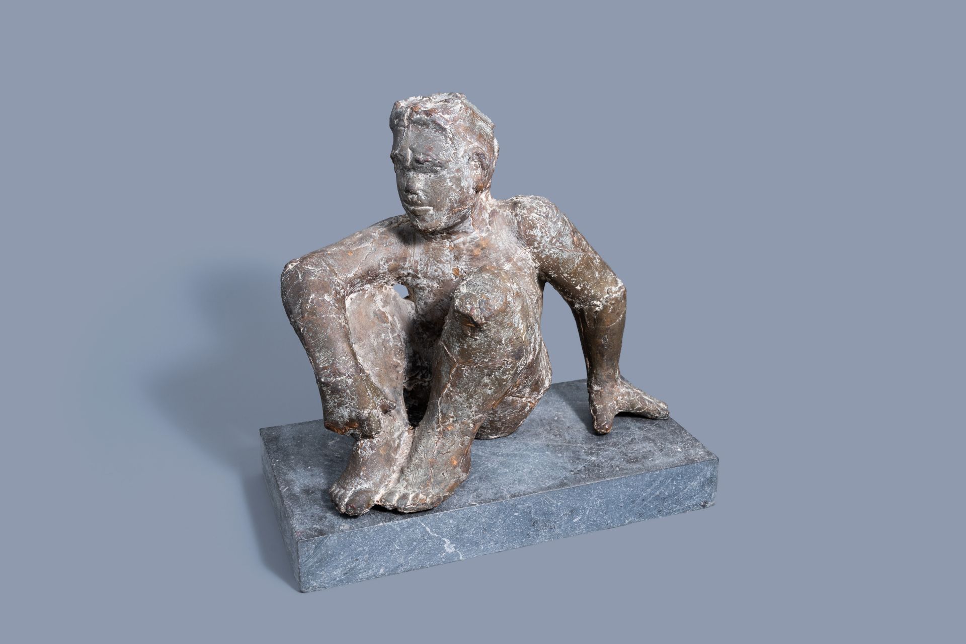 Henk Visser (1956): Seated figure, bronze on a bluestone base, ed. 1/6 - Image 2 of 15