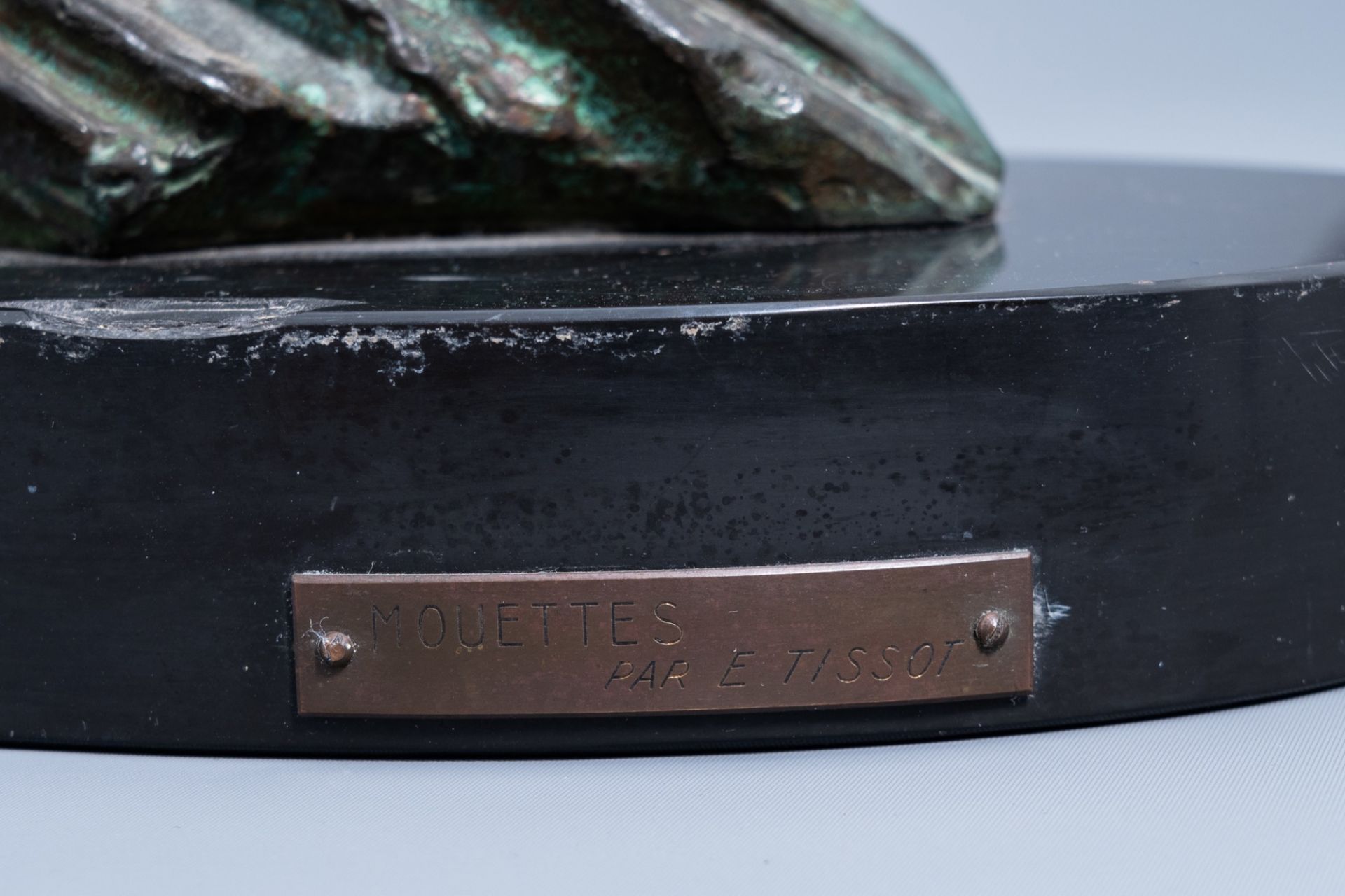 E. Tissot (20th C.): 'Mouettes', green patinated bronze on a black marble base - Image 18 of 18