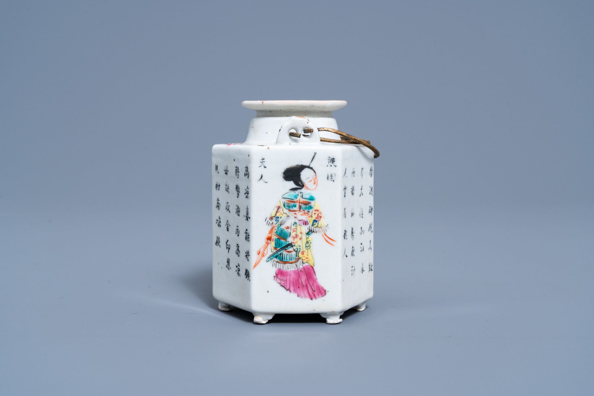 A Chinese famille rose 'Wu Shuang Pu' teapot and cover, 19th C. - Image 3 of 7