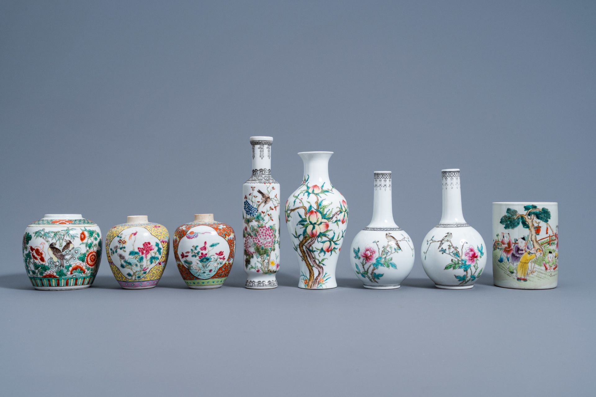 A varied collection of Chinese famille rose, famille verte and iron red porcelain, 19th/20th C. - Image 3 of 17