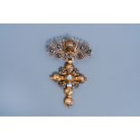 An 18 carat yellow gold and silver Flemish cross set with diamonds, 19th C.