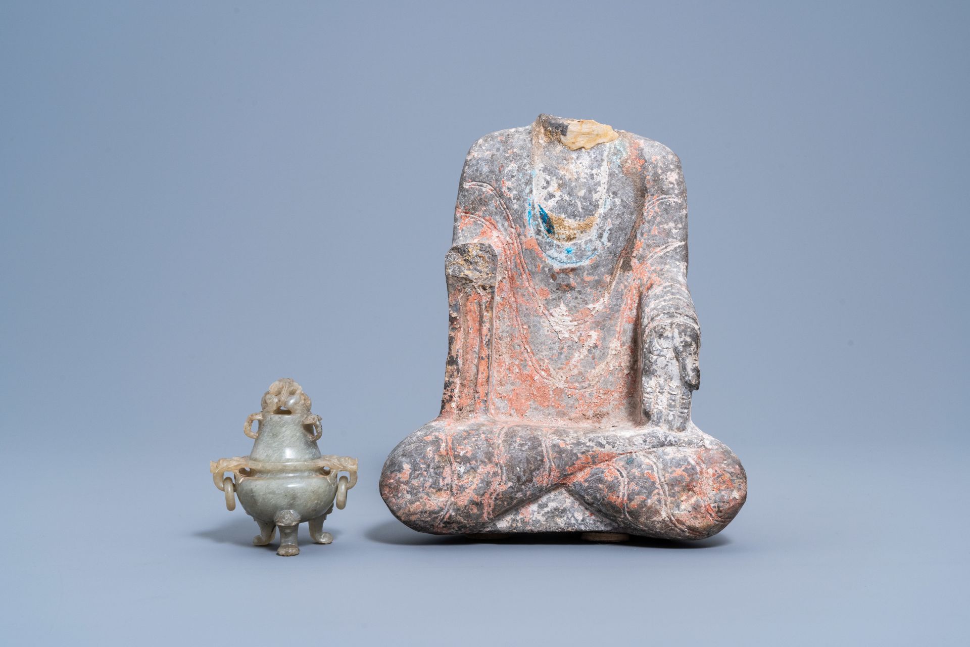 A Chinese jade bi disc, a jade•te censer and a Wei-style sculpture, 20th C. and/or earlier - Image 4 of 9