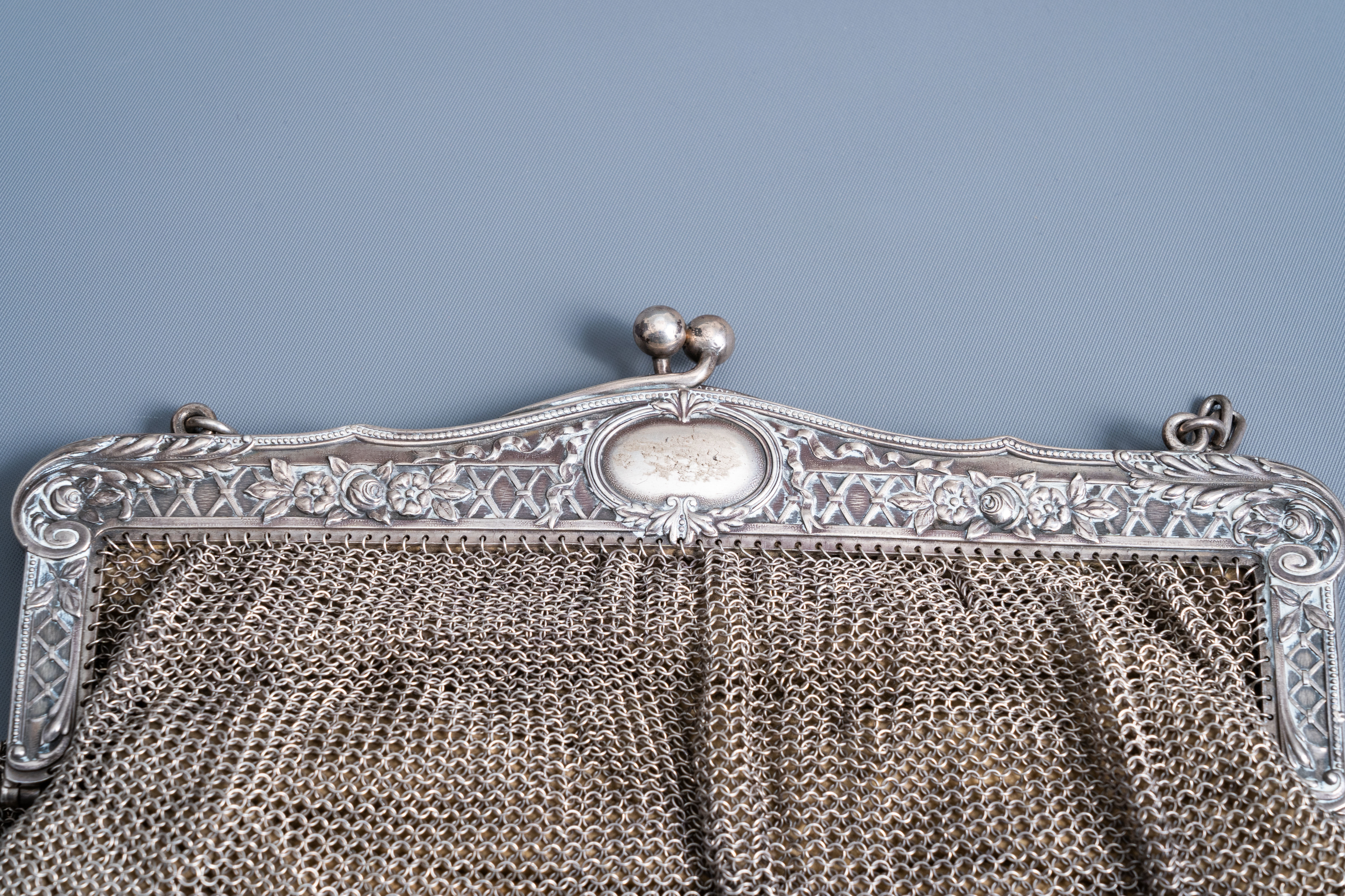 Four various French silver chainmail purses, 800/000, 19th/20th C. - Image 6 of 16