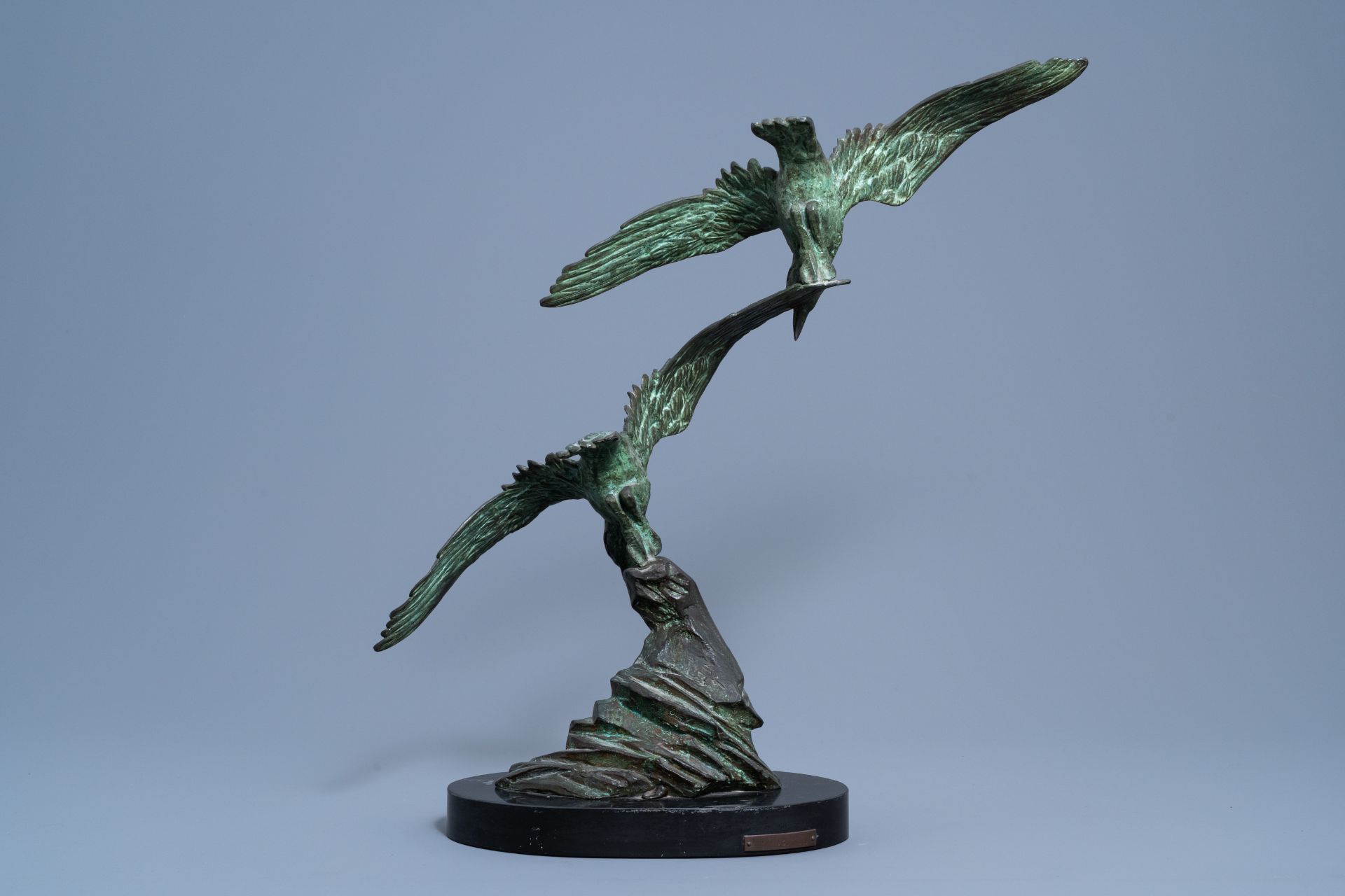 E. Tissot (20th C.): 'Mouettes', green patinated bronze on a black marble base - Image 6 of 18