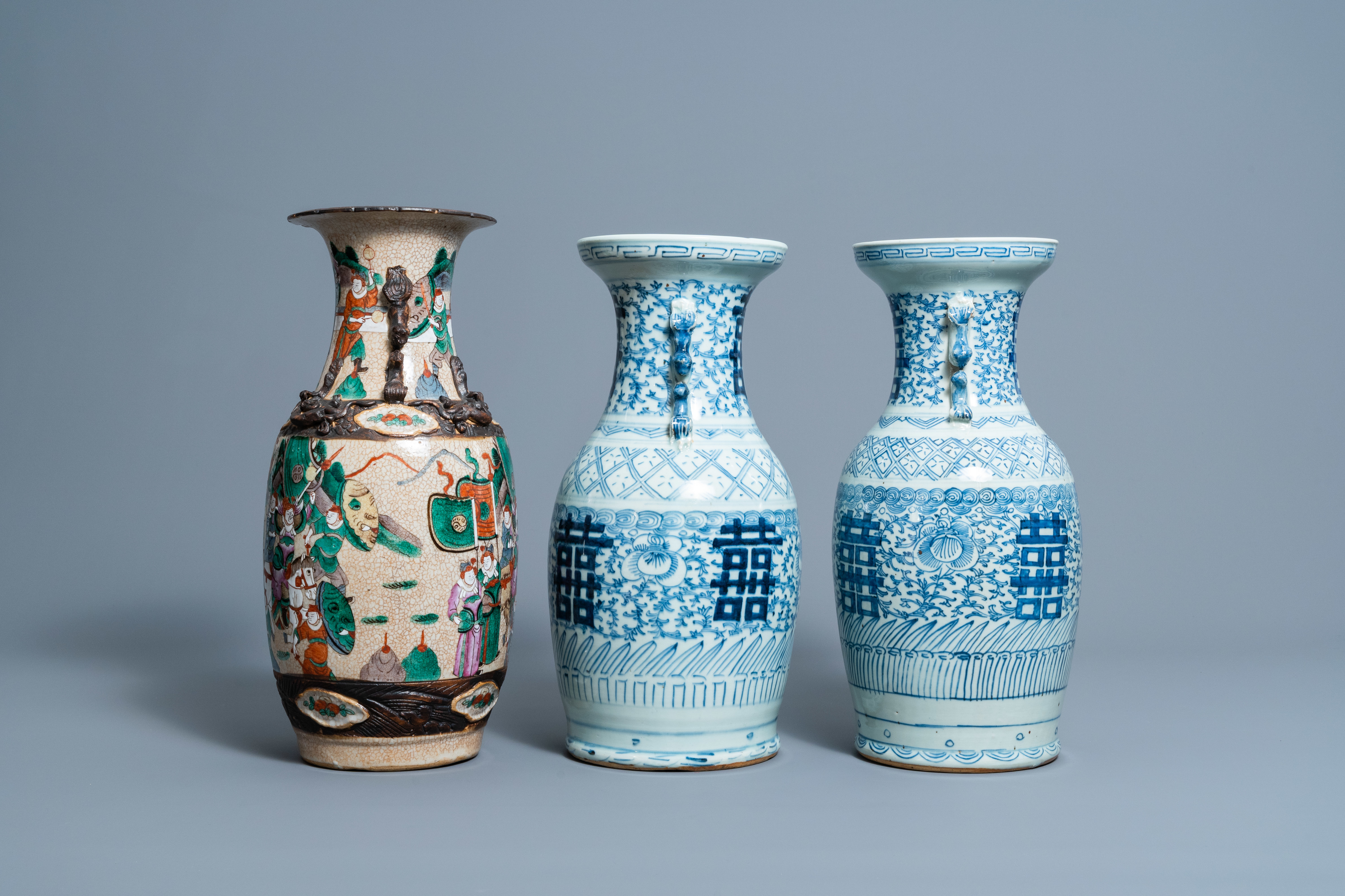 A varied collection of Chinese blue, white and Nanking crackle glazed famille rose porcelain, Qianlo - Image 5 of 9