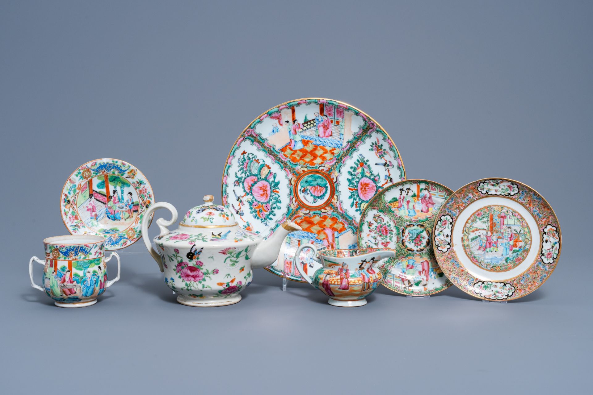 A varied collection of Chinese Canton famille rose porcelain, 19th/20th C.