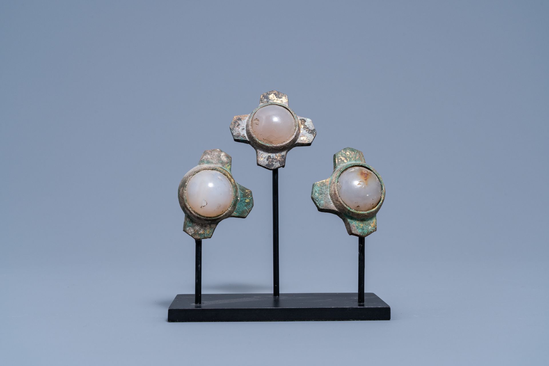 Three Chinese gilt bronze and agate fragments of a horse's headdress, most probably 2nd C. - Image 4 of 7