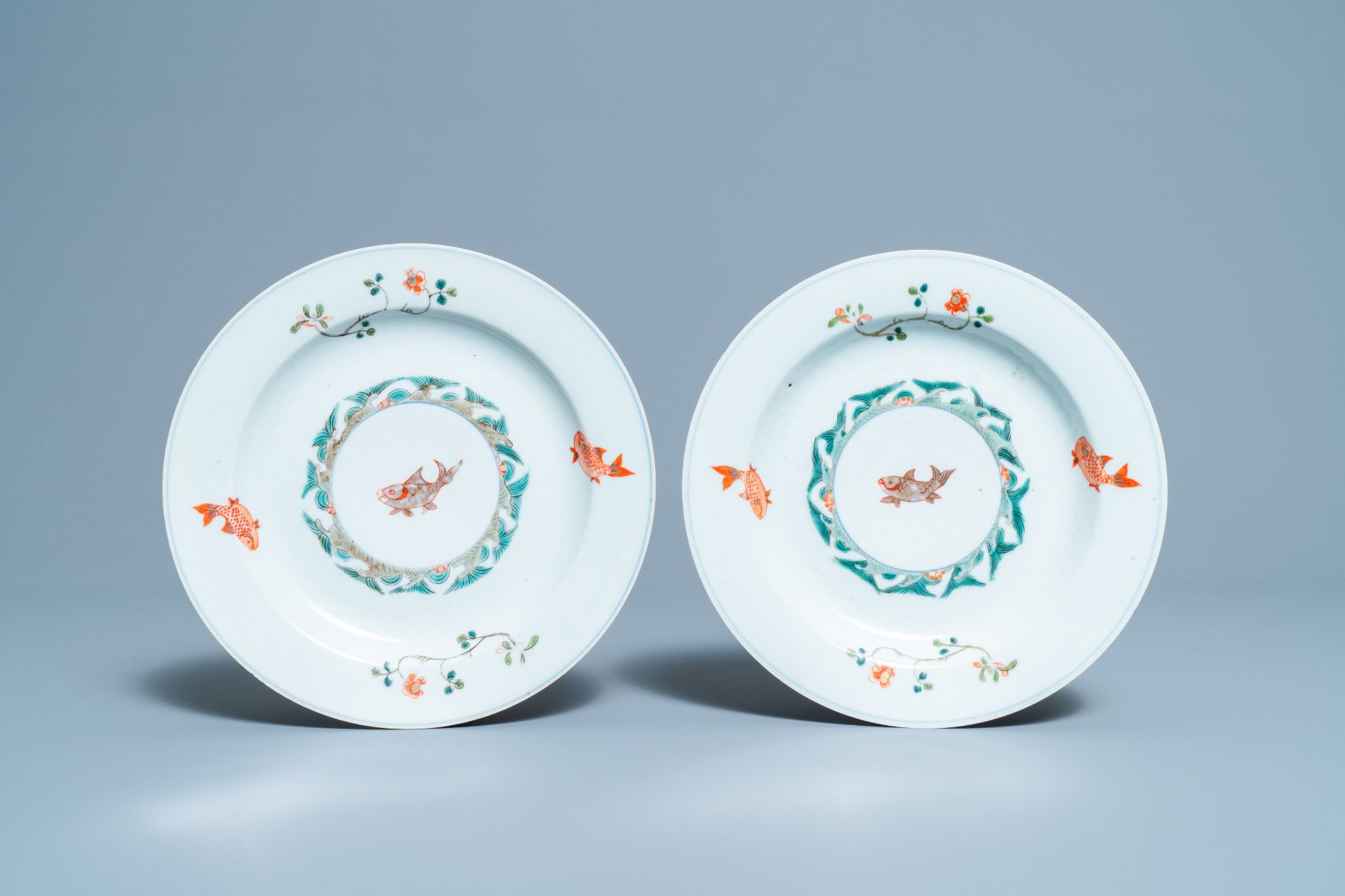 Four Chinese famille verte 'fish' plates, 20th C. - Image 4 of 5