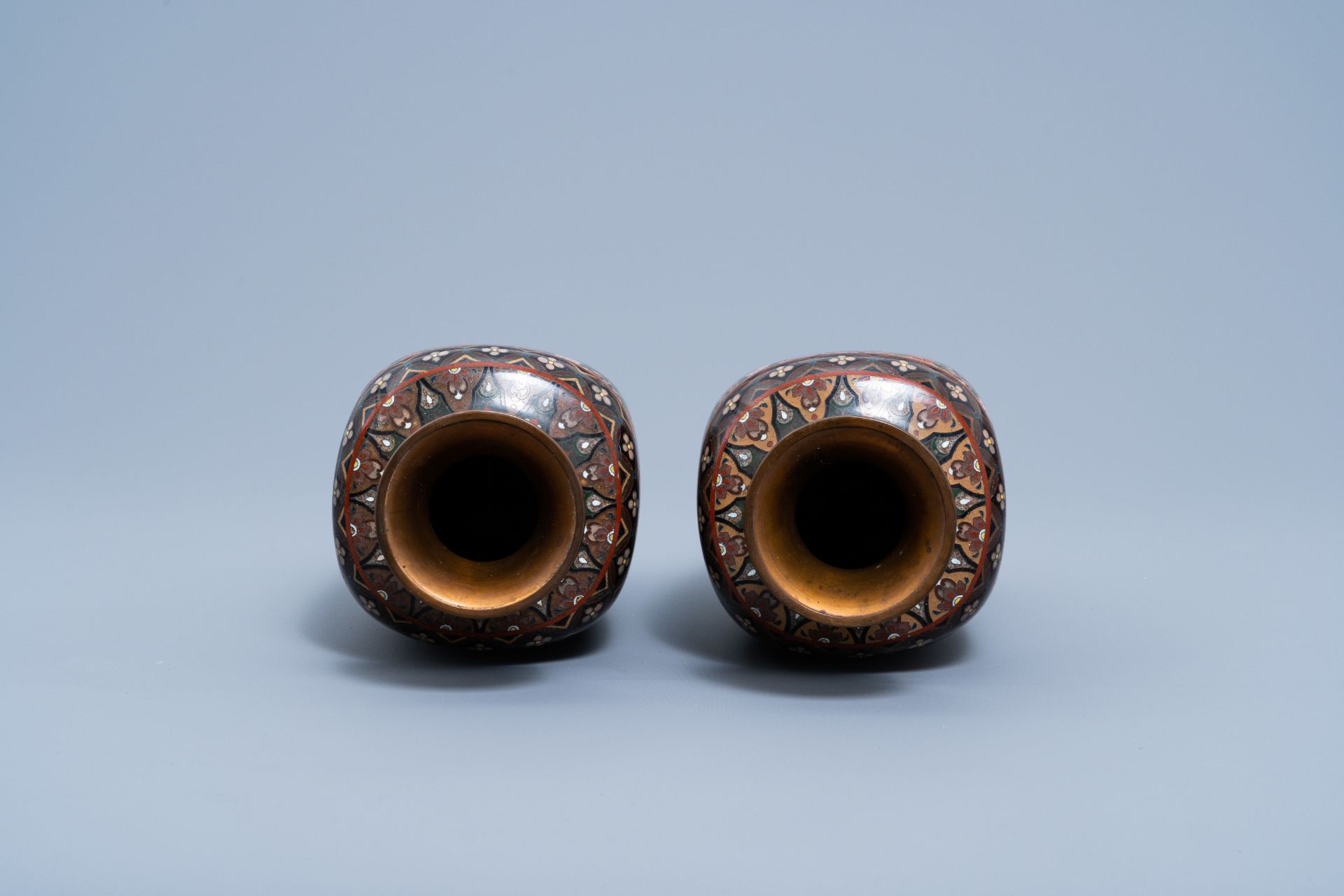 A pair of Japanese cloisonnŽ 'dragon' vases, Meiji, ca. 1900 - Image 5 of 6