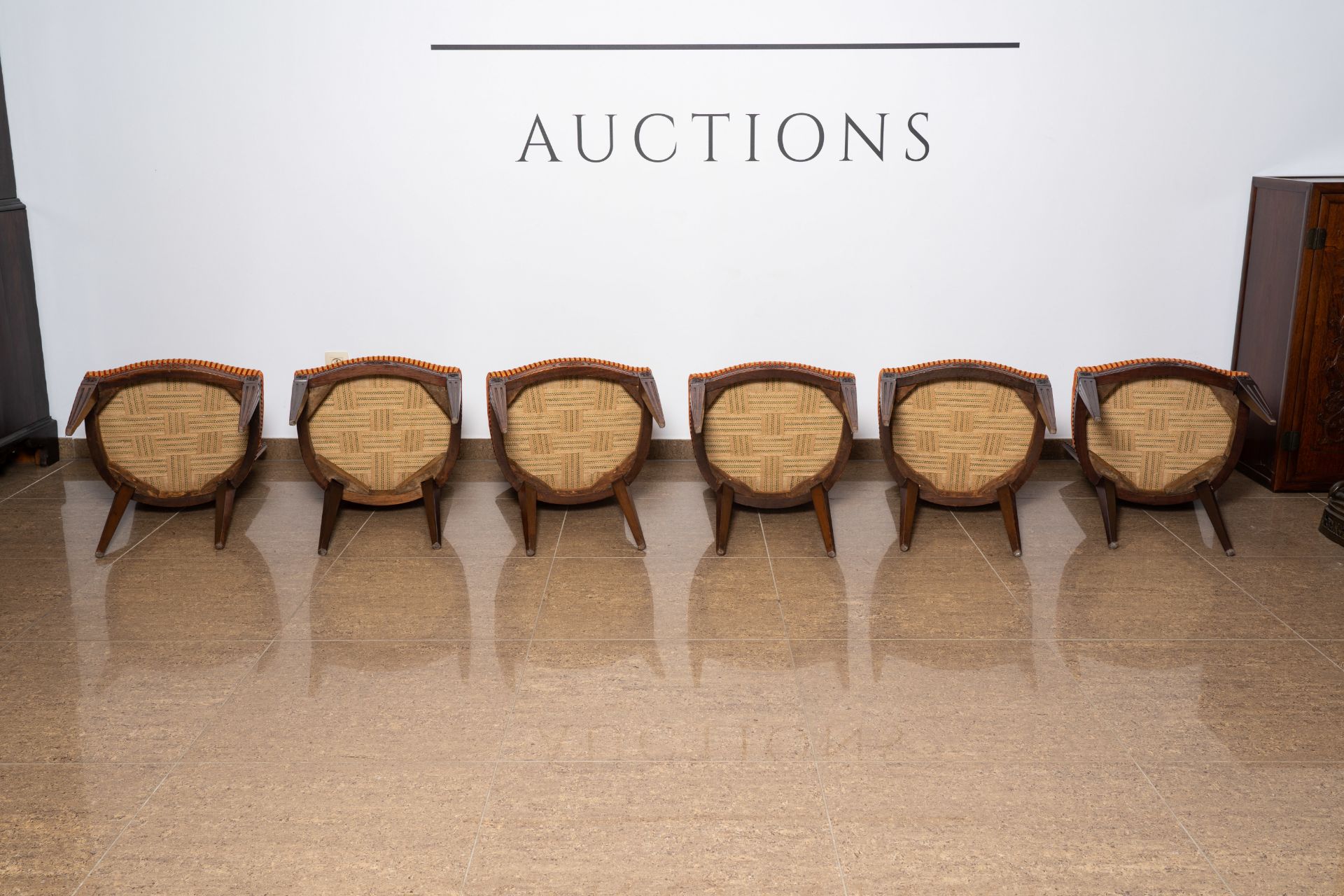 Six Dutch mahogany dining chairs with velvet upholstery, 18th C. and later - Bild 7 aus 7