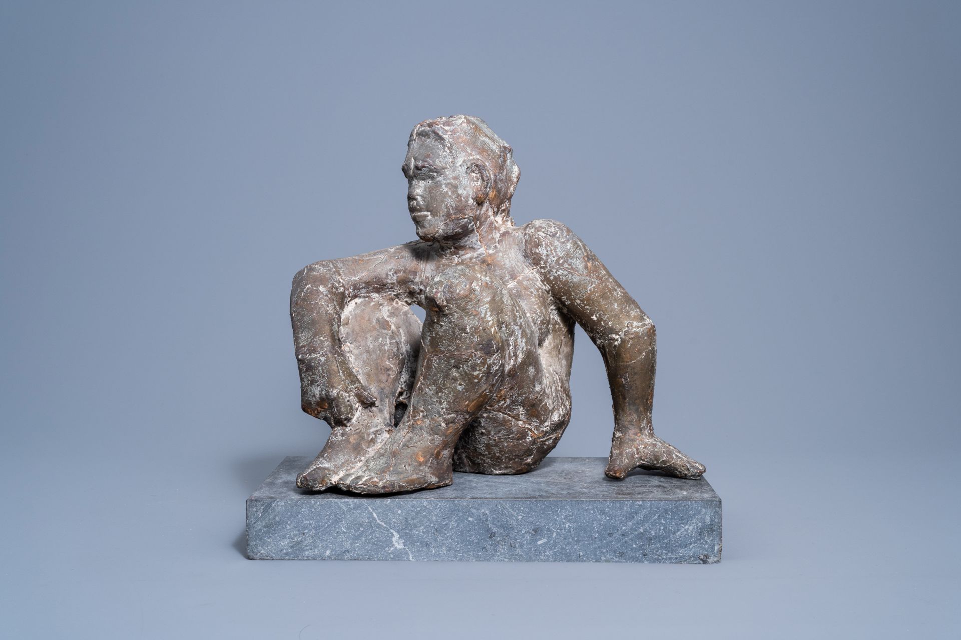 Henk Visser (1956): Seated figure, bronze on a bluestone base, ed. 1/6 - Image 3 of 15
