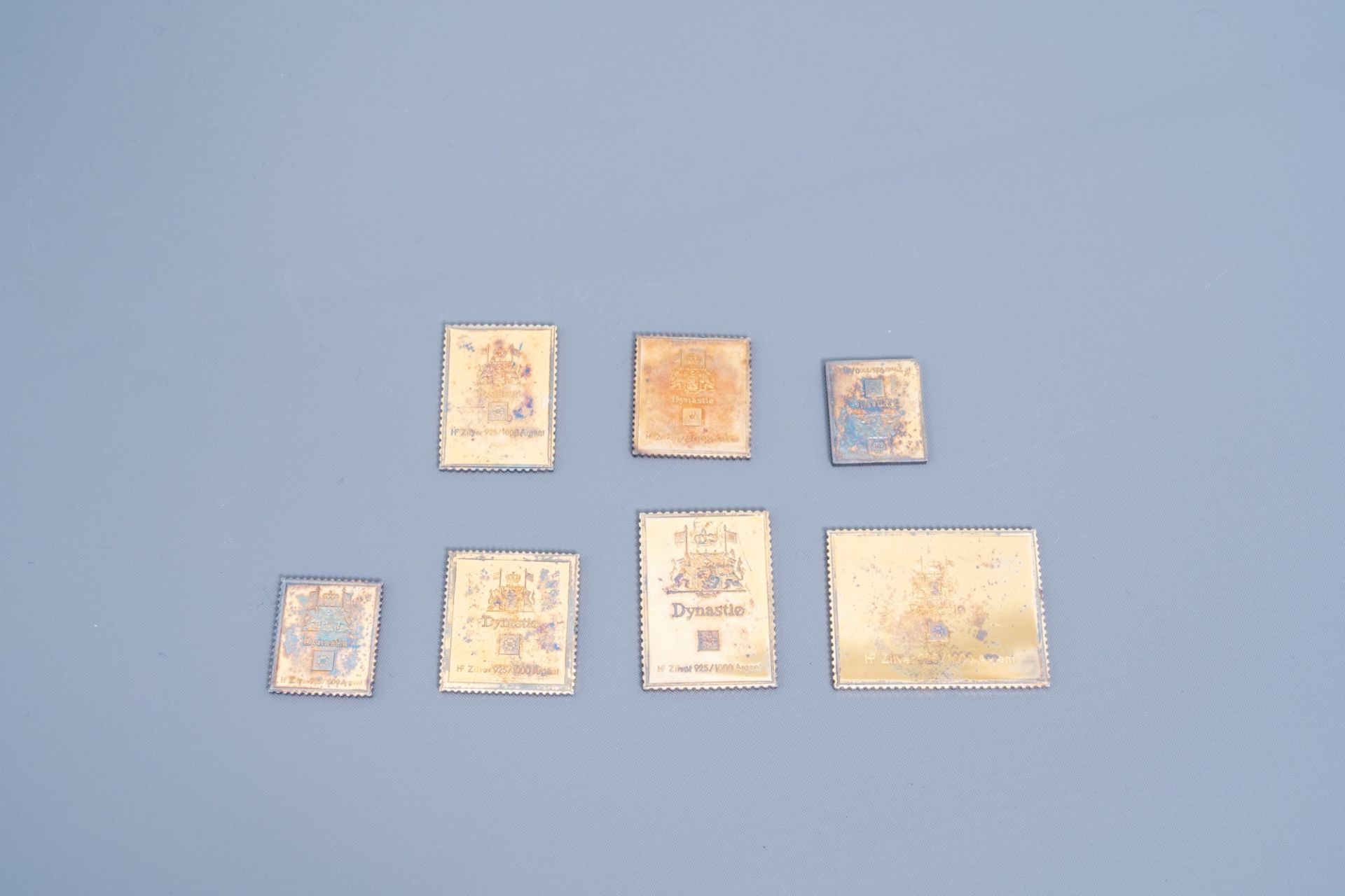 A collection of 25 Belgian silver-gilt stamps with matching case, the 'Dynastie-verzameling', 925/00 - Image 10 of 19