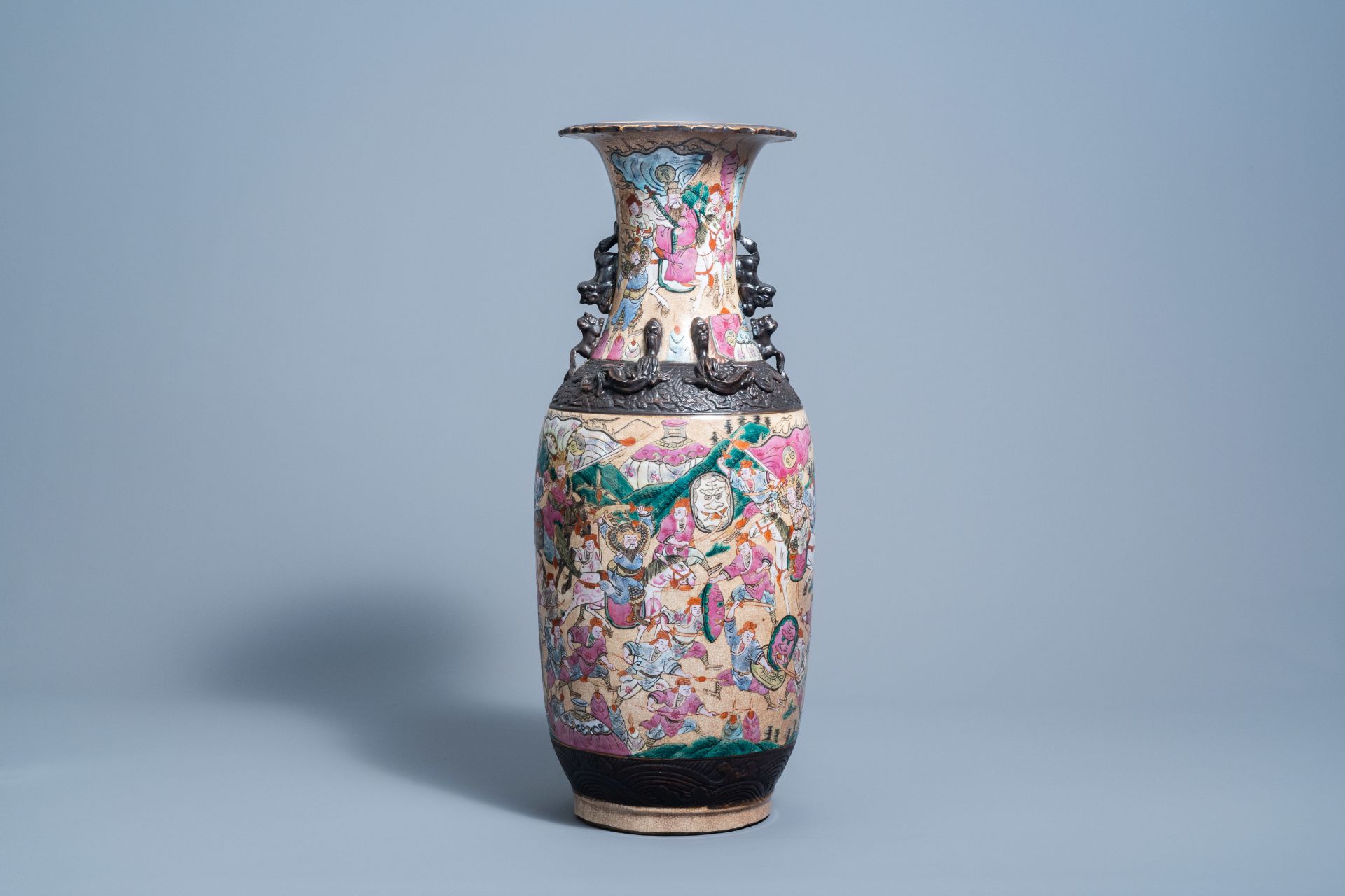 A Chinese Nanking crackle glazed famille rose 'warrior' vase, 19th C. - Image 3 of 6
