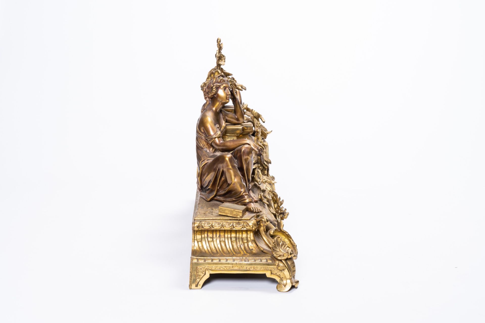 A large French gilt brass mantel clock depicting science, 19th/20th C. - Image 5 of 9