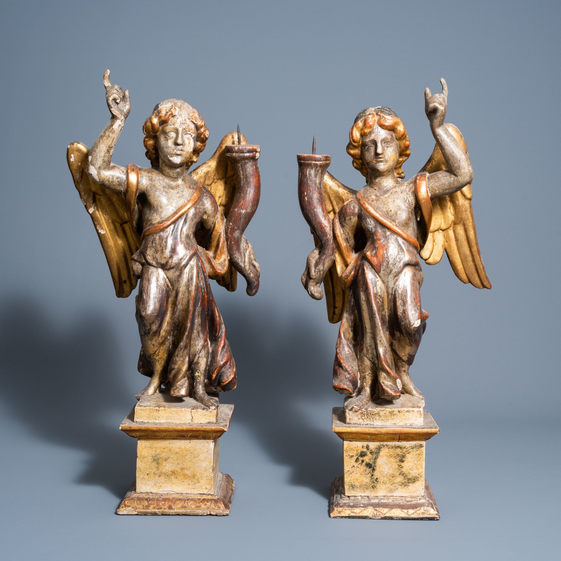 A pair of Italian carved, polychrome painted and gilt wooden angel shaped candlesticks, 18th C. - Image 4 of 9