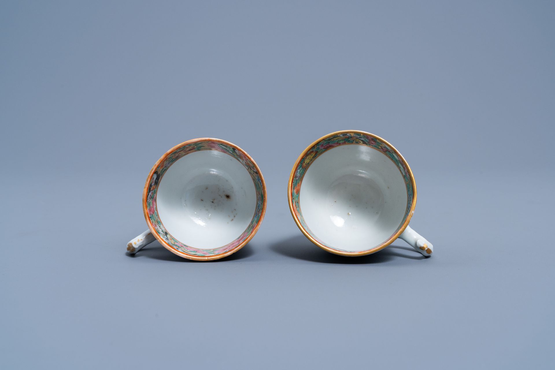 A varied collection of Chinese Canton famille rose porcelain, 19th C. - Image 14 of 15