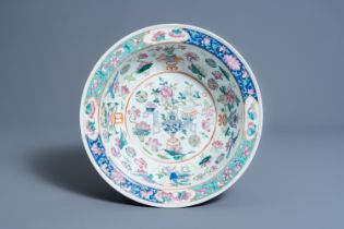 A Chinese famille rose 'antiquities' bowl, 19th C.