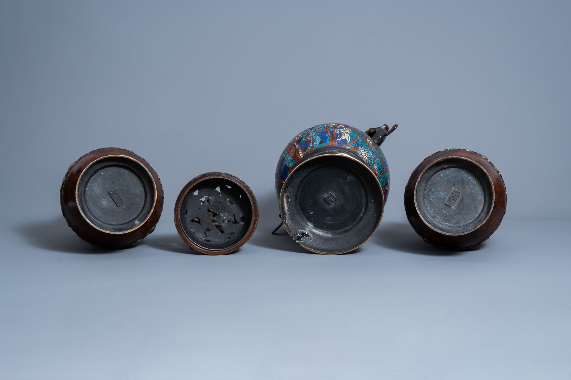 A pair of Chinese or Japanese cloisonnŽ and champlevŽ enamel vases and a 'koro' incense burner, Meij - Image 7 of 7