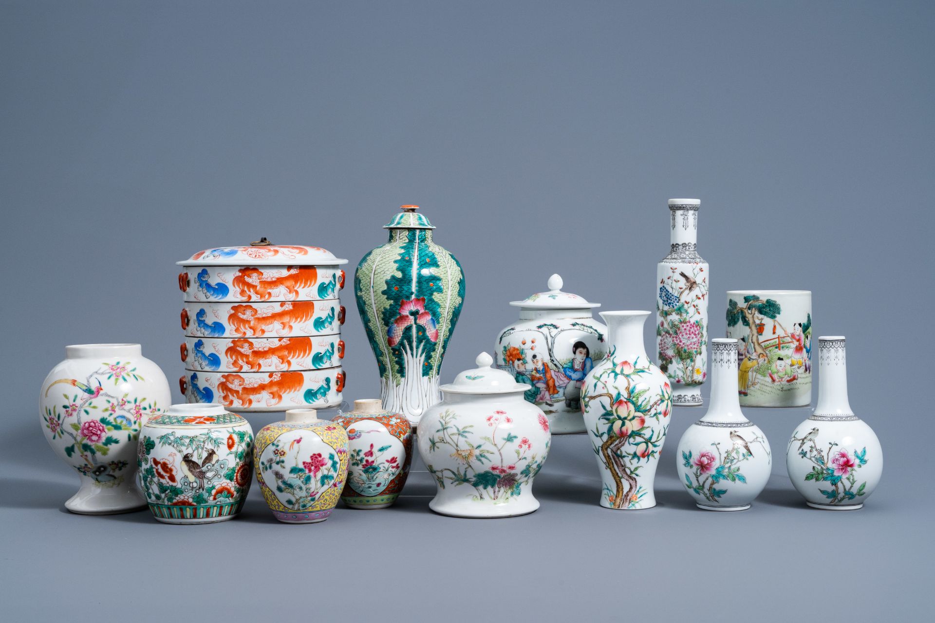 A varied collection of Chinese famille rose, famille verte and iron red porcelain, 19th/20th C. - Image 2 of 17
