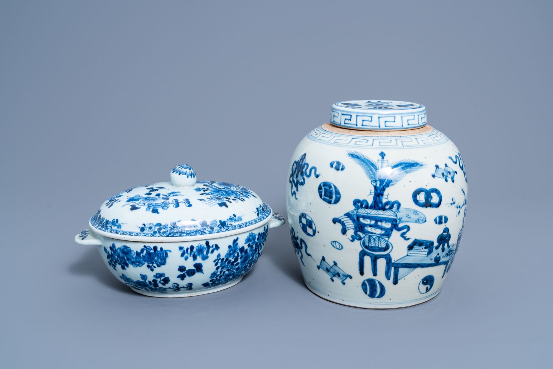 A Chinese blue and white 'antiquities' jar and cover and a tureen and cover with floral design, Qian - Image 2 of 8