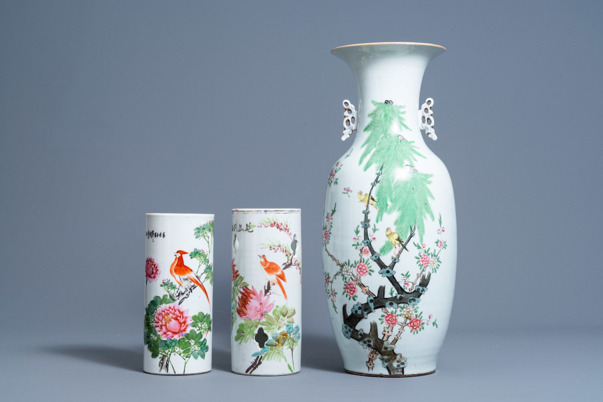 Two Chinese qianjiang cai hat stands and a vase with birds among blossoming branches, 19th/20th C. - Image 2 of 7