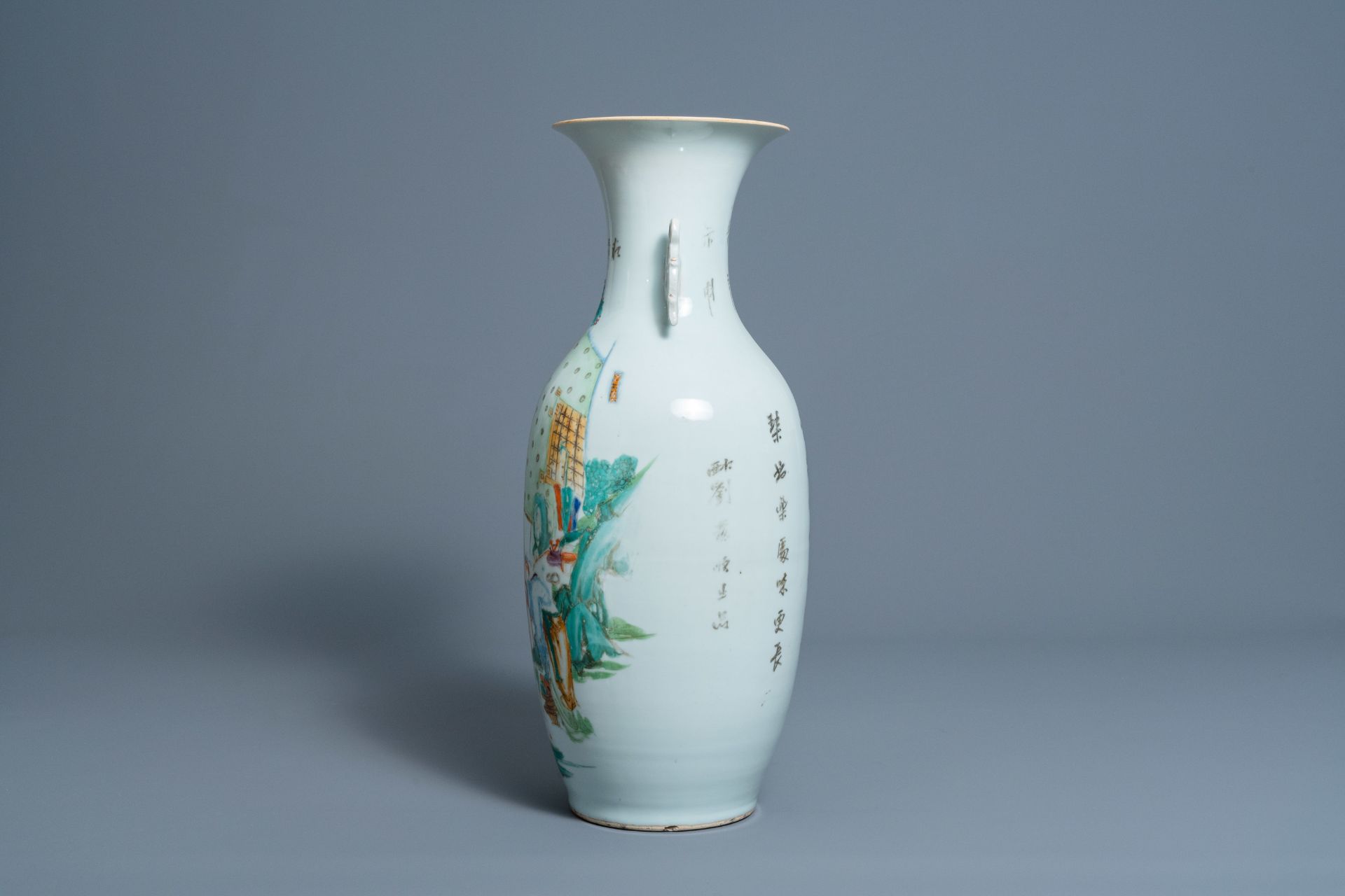 A Chinese qianjing cai vase with figures and geese in a garden, 19th/20th C. - Image 2 of 6