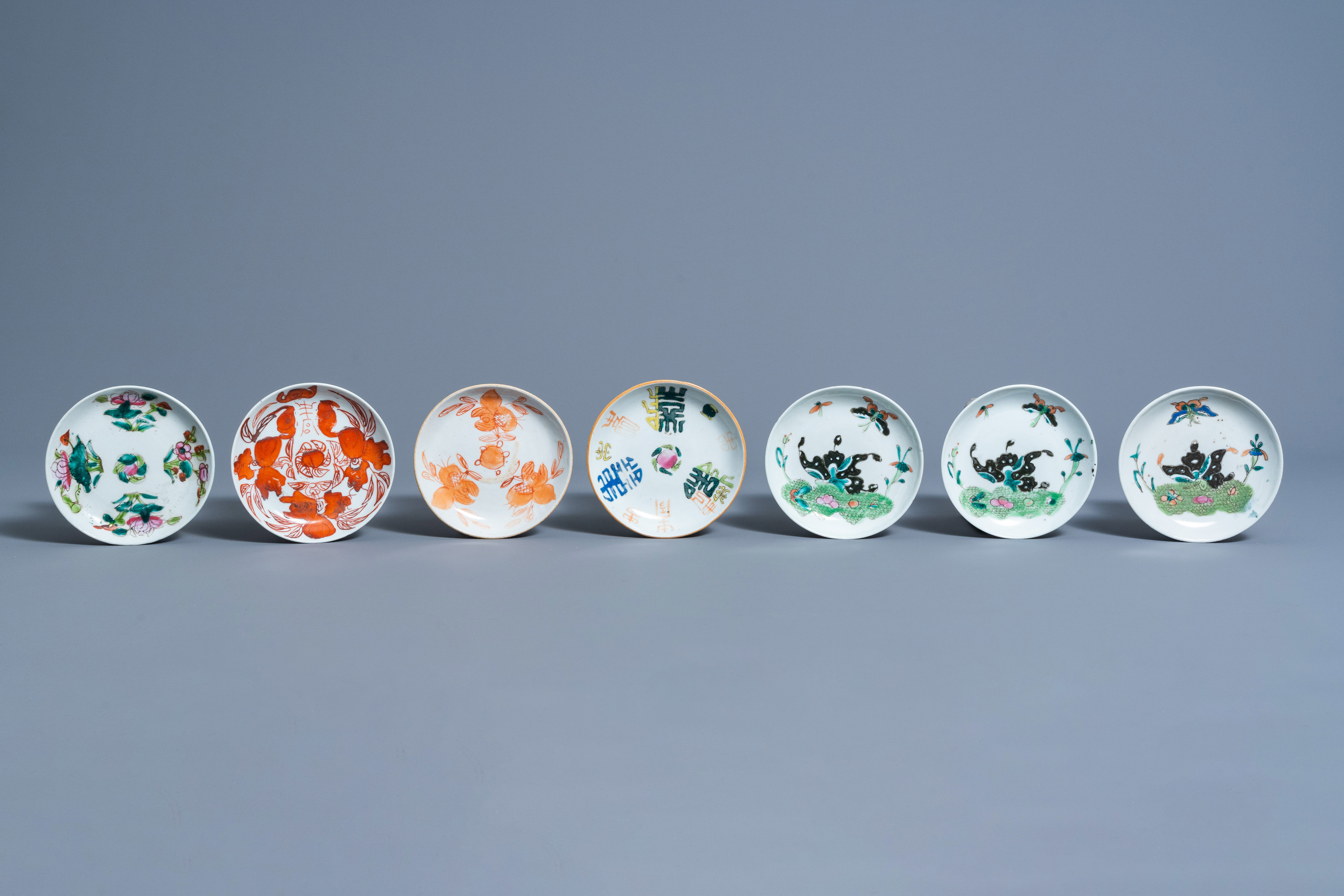 A varied collection of Chinese famille rose and iron red porcelain, 19th/20th C. - Image 4 of 15