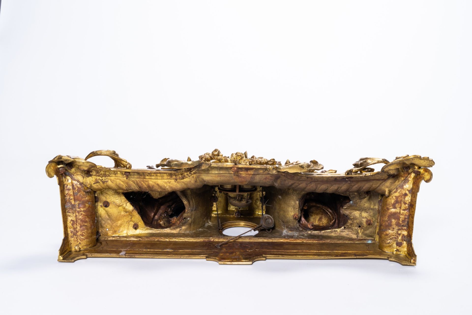A large French gilt brass mantel clock depicting science, 19th/20th C. - Image 7 of 9
