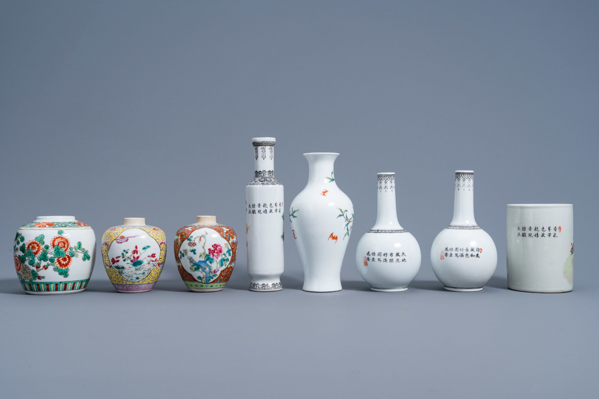 A varied collection of Chinese famille rose, famille verte and iron red porcelain, 19th/20th C. - Image 5 of 17