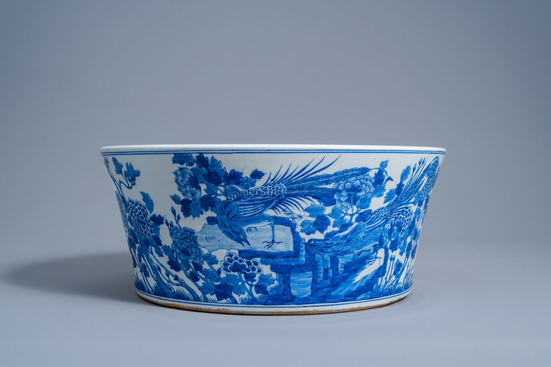 A large Chinese blue and white basin with pheasants in a landscape, 20th C - Image 2 of 8