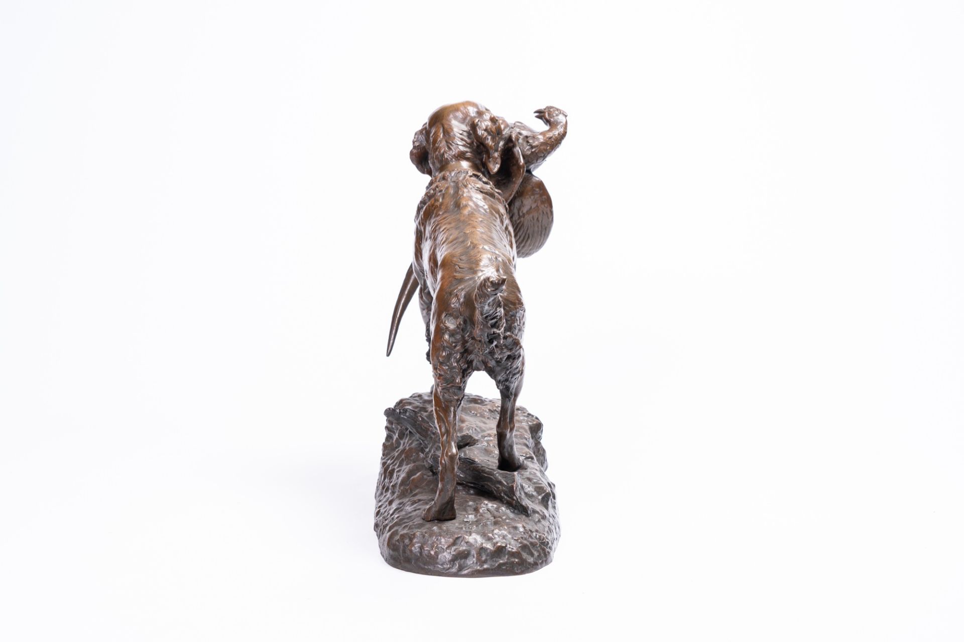 Emile DŽsirŽ Lienard (1842-?): Hunting dog with pheasant, brown patinated bronze on a vert de mer ma - Image 8 of 12