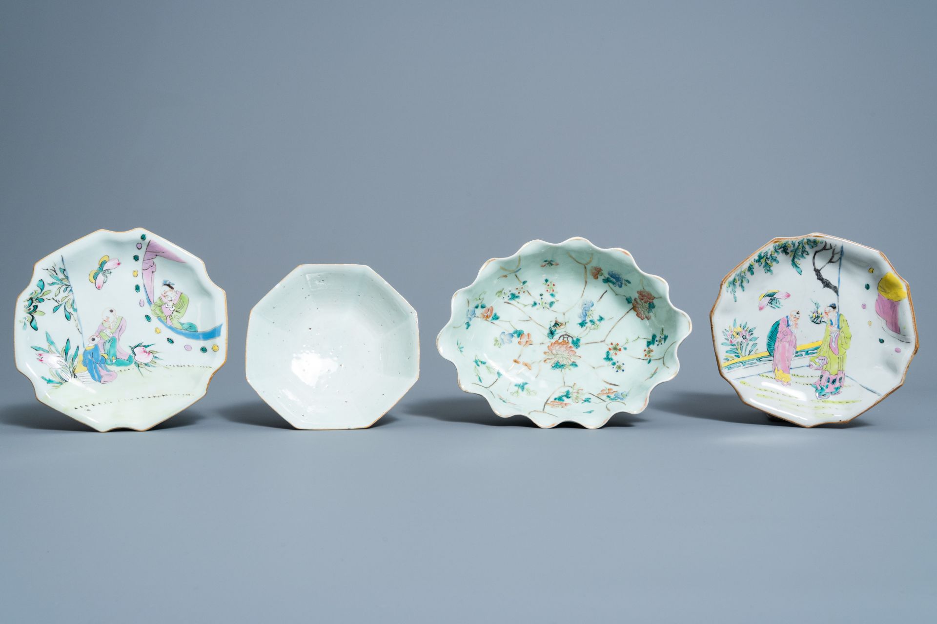 A varied collection of Chinese famille rose porcelain, 19th/20th C. - Image 9 of 12