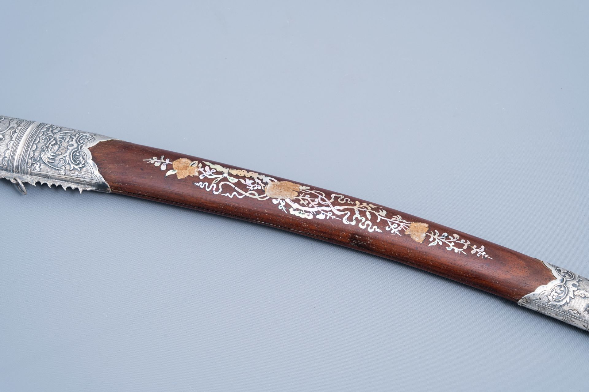 AÊ ceremonial Vietnamese 'guom' sword with silver and mother-of-pearl inlaid wooden scabbard with dr - Image 7 of 13